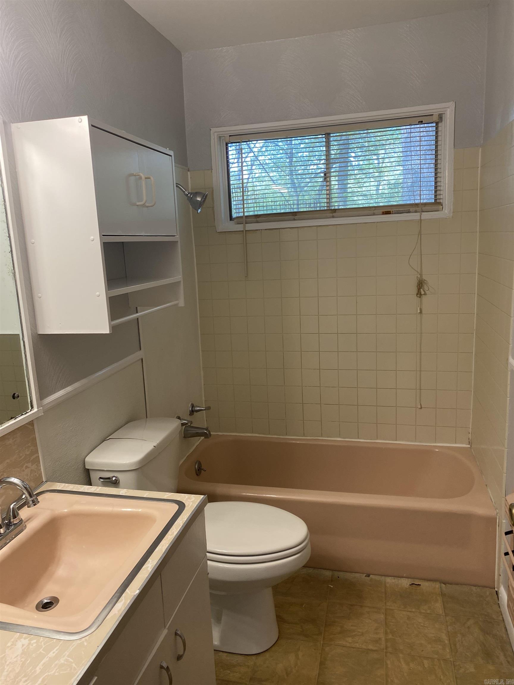 MEADOWCLIFF - Residential