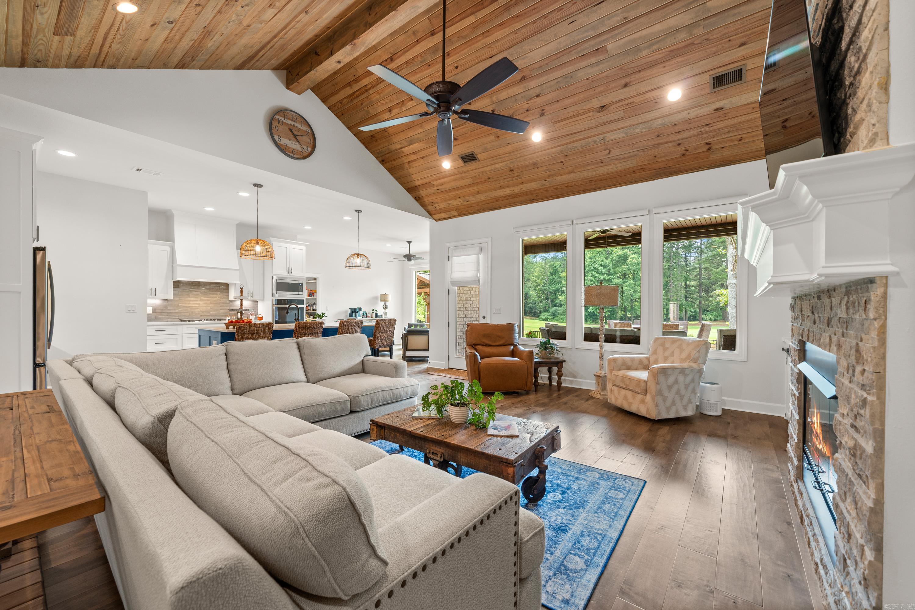 ARLINGTON PARK - Residential