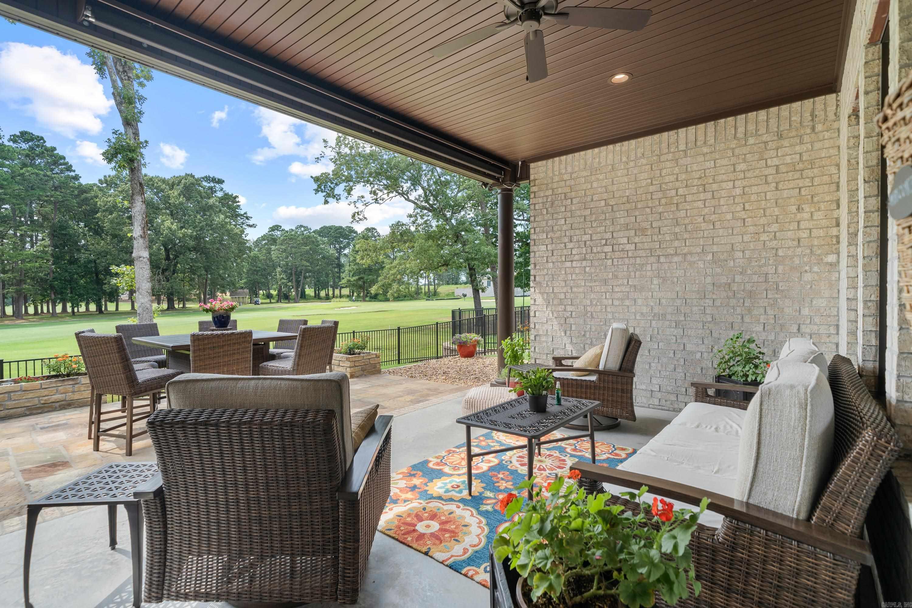 ARLINGTON PARK - Residential