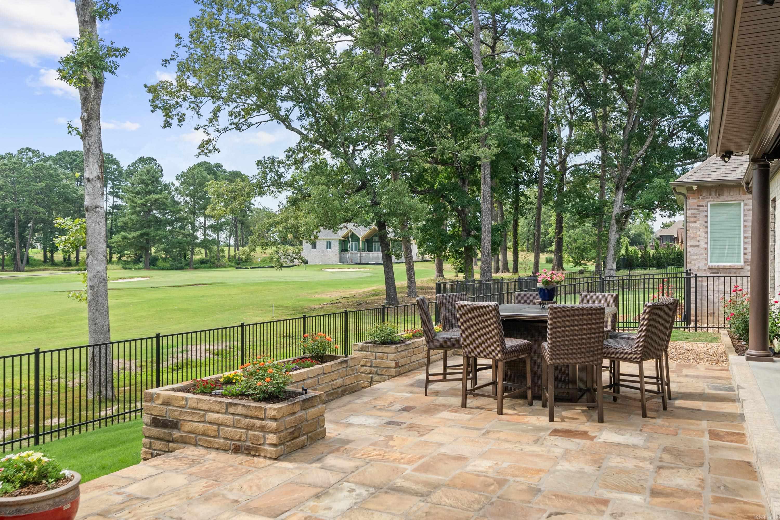 ARLINGTON PARK - Residential