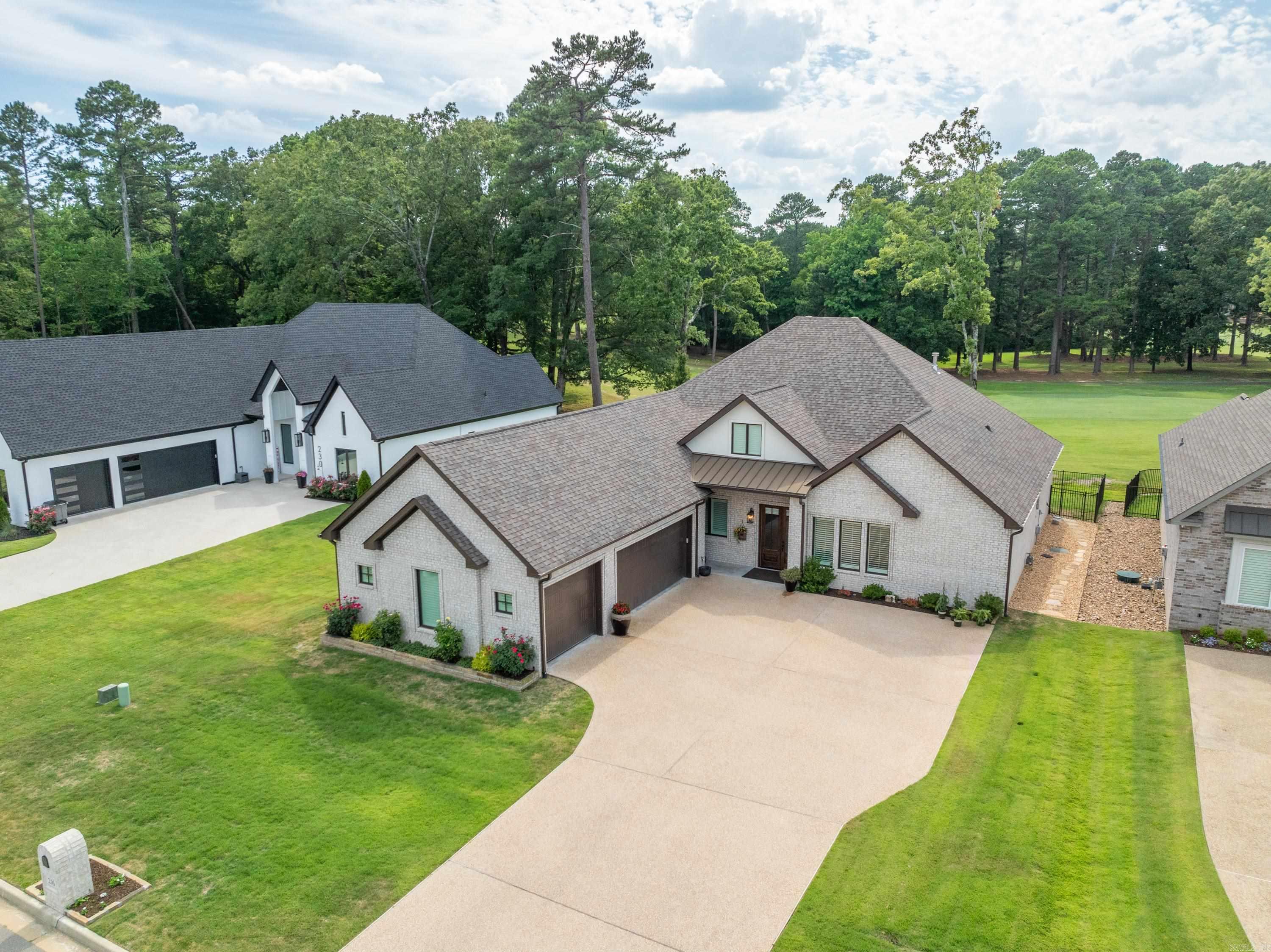 ARLINGTON PARK - Residential