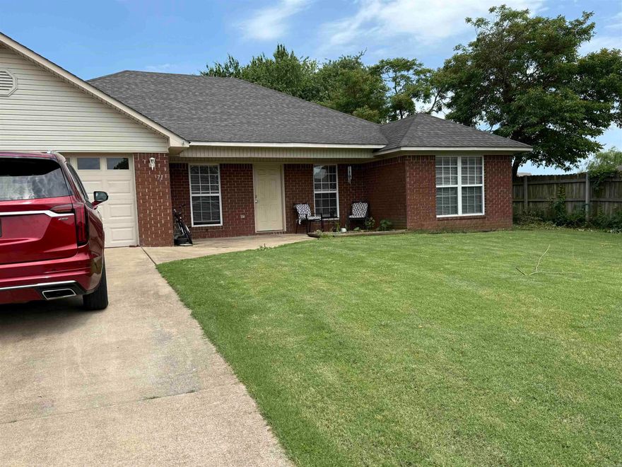 Lovely 4 bedroom 2 bath home in Vilonia School District.  Fenced in backyard, Seller offering $5,000 flooring and paint allowance with acceptable offer.  *Property is tenant occupied.*