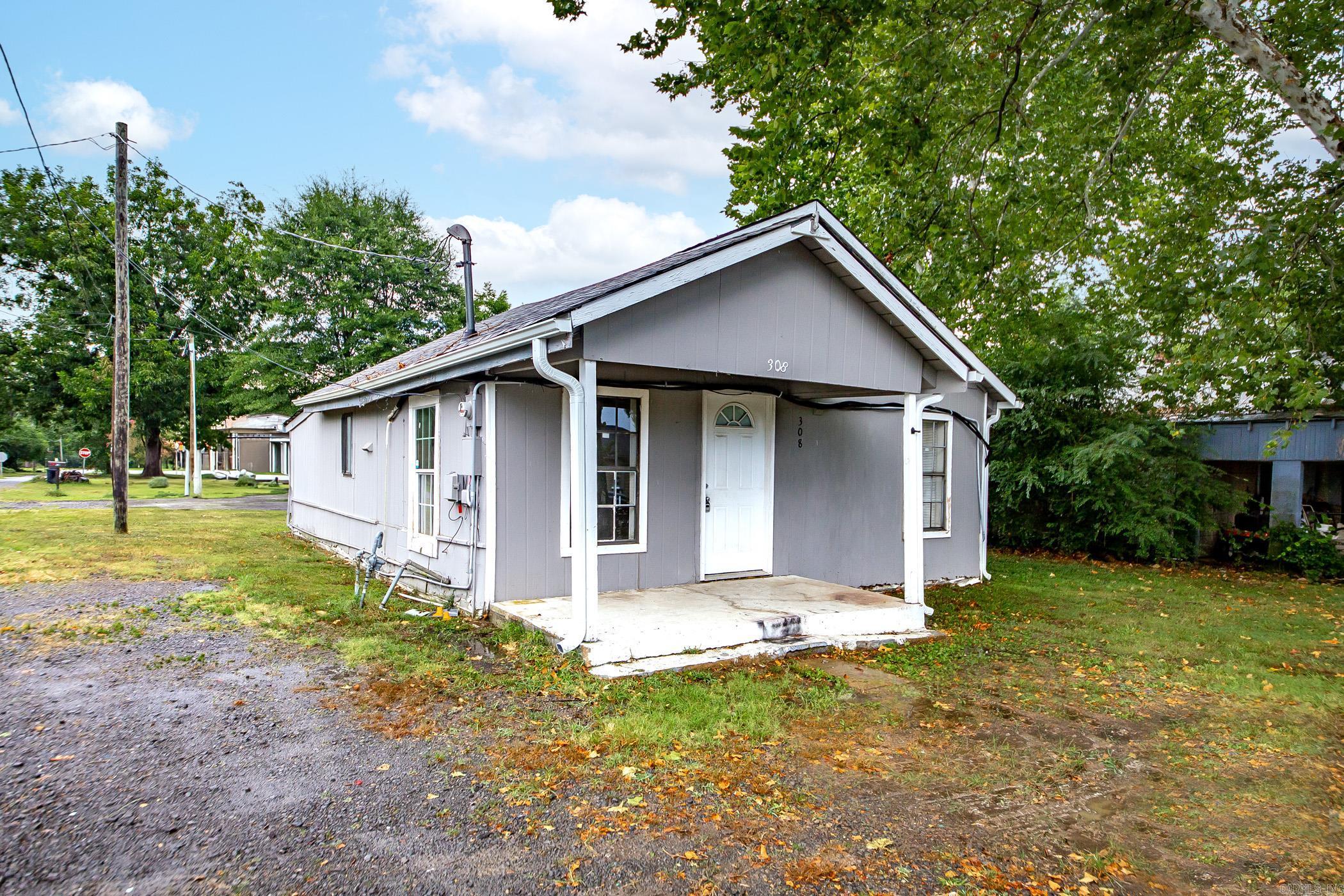 Great Potential in a Prime Location! This 2-bedroom, 1-bath home with a bonus room sits on a corner lot in a desirable area close to town and within the Cabot School District. A new roof was installed in 2021, and a recent survey is already on file. While the home could use a little TLC, many important updates have already been completedāoffering a great head start for your finishing touches. With solid bones and tons of potential, this one is a must-see!!