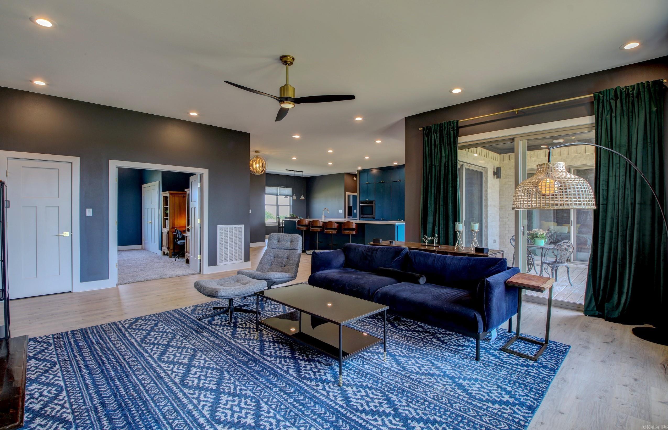 Seven Point Lake - Residential