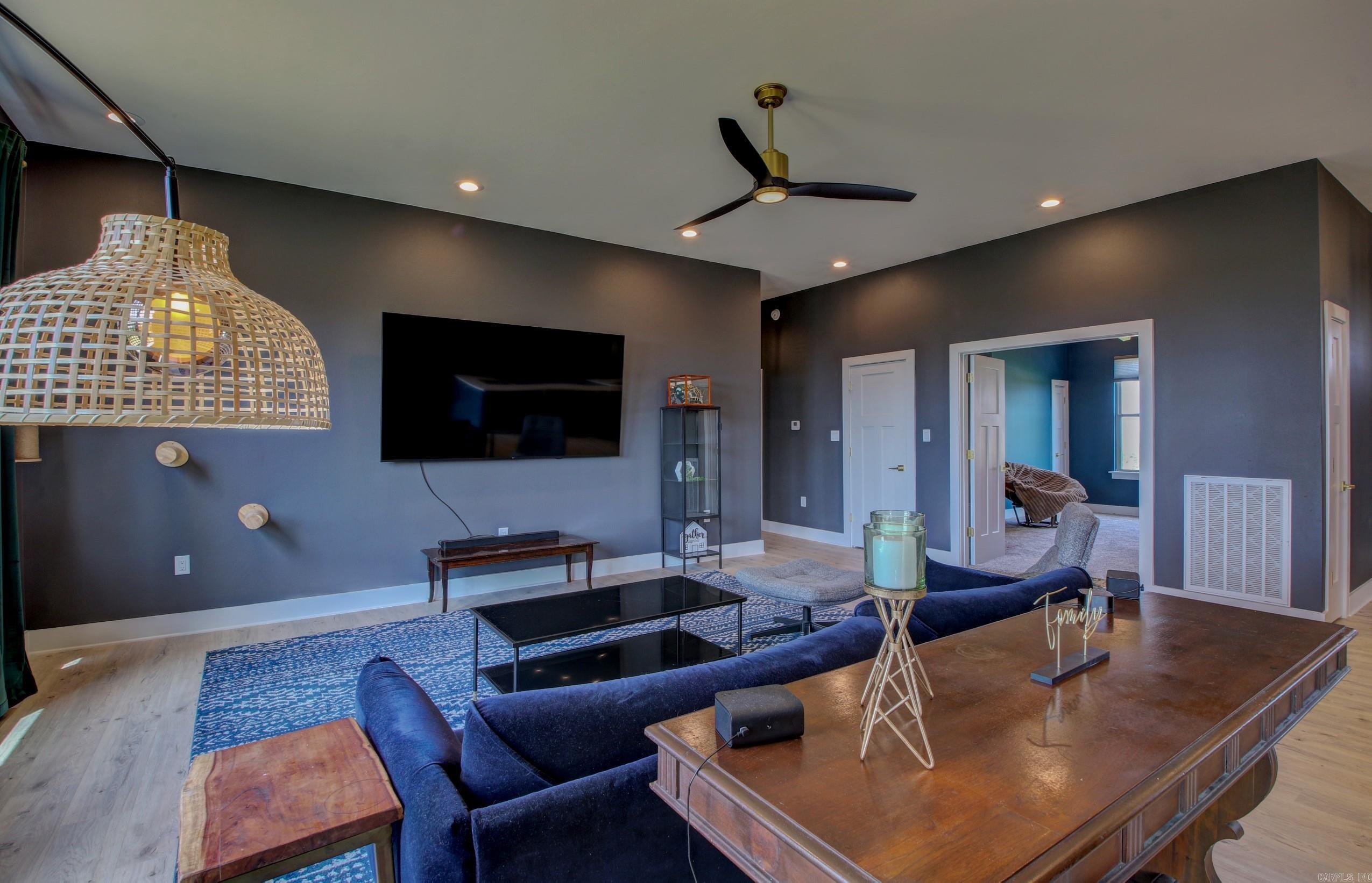 Seven Point Lake - Residential