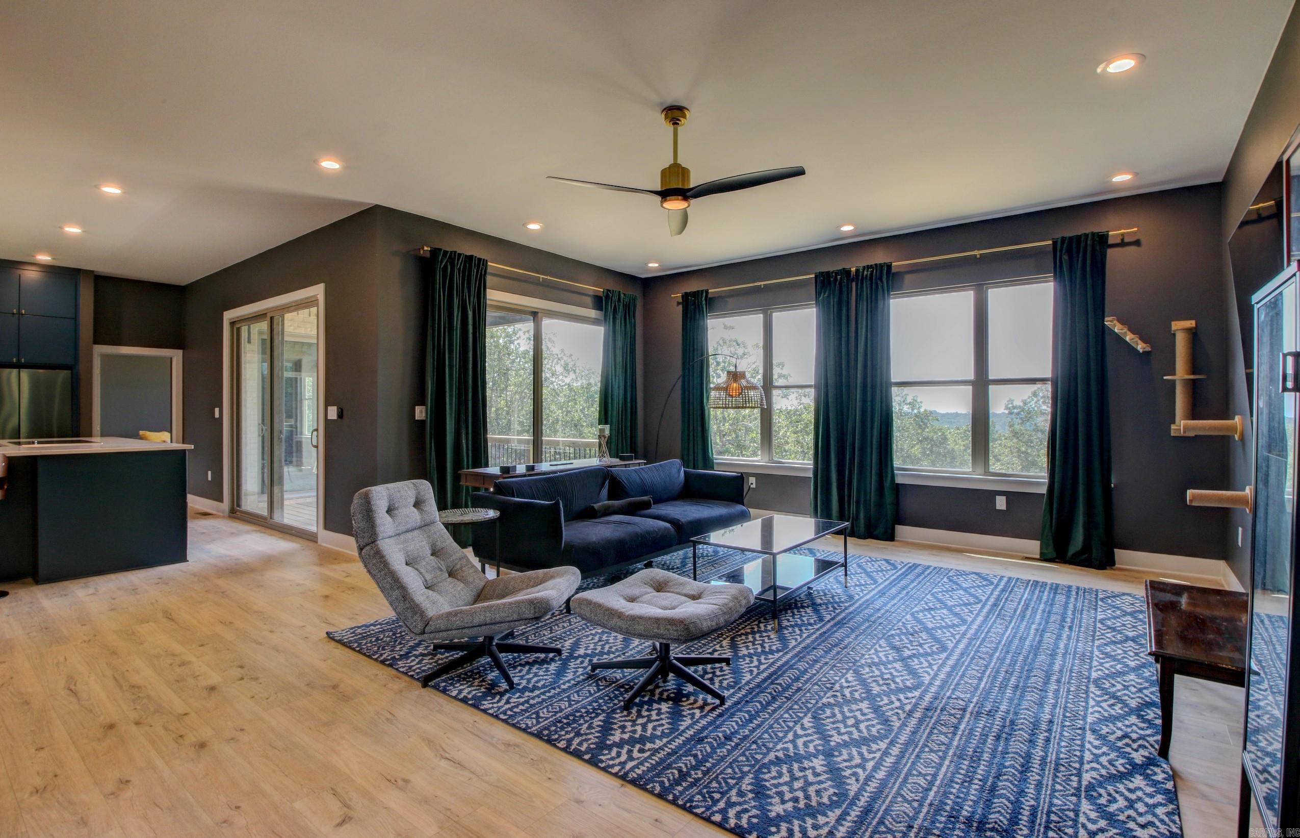 Seven Point Lake - Residential