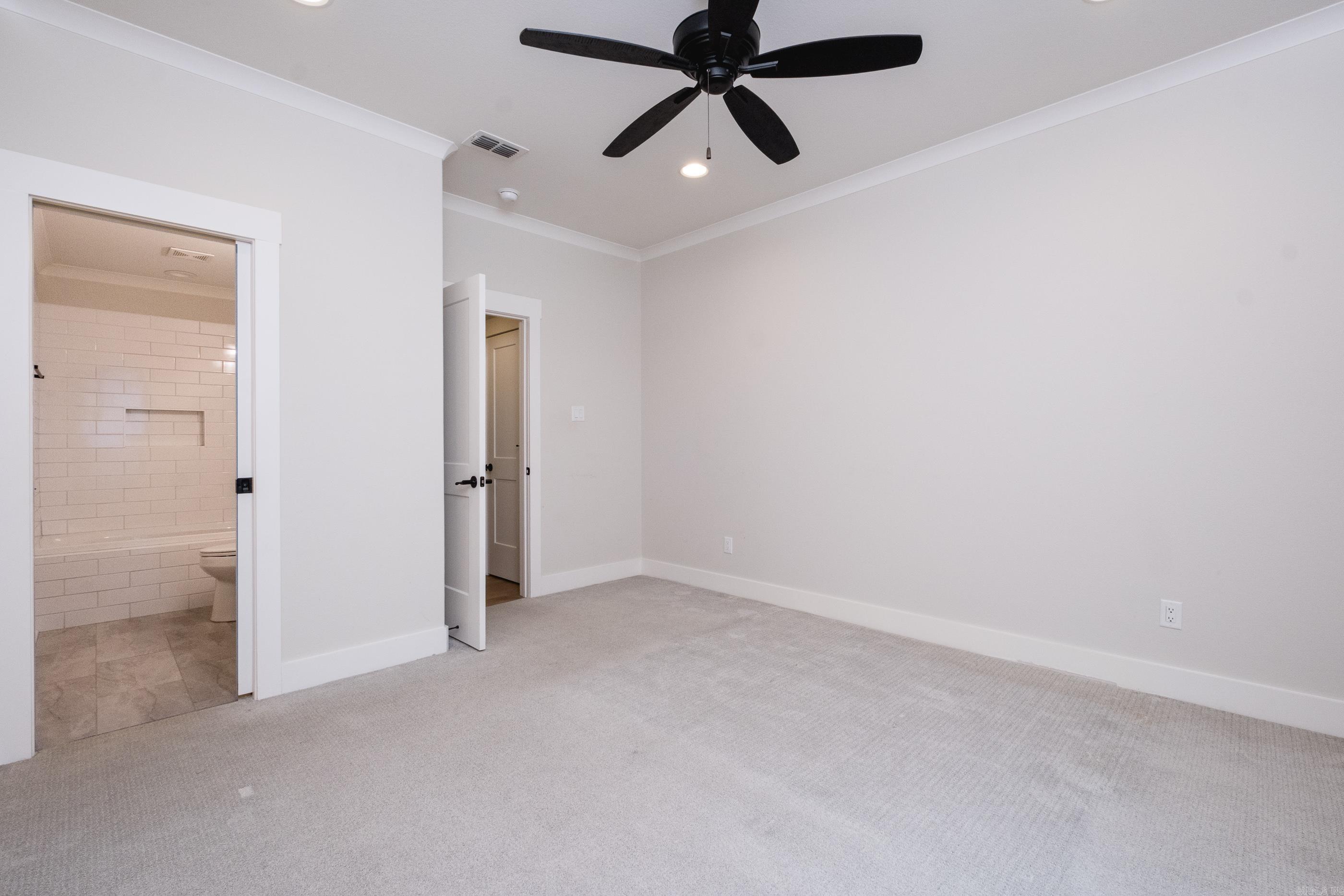 CHENAL VALLEY EPERNAY PLACE - Residential