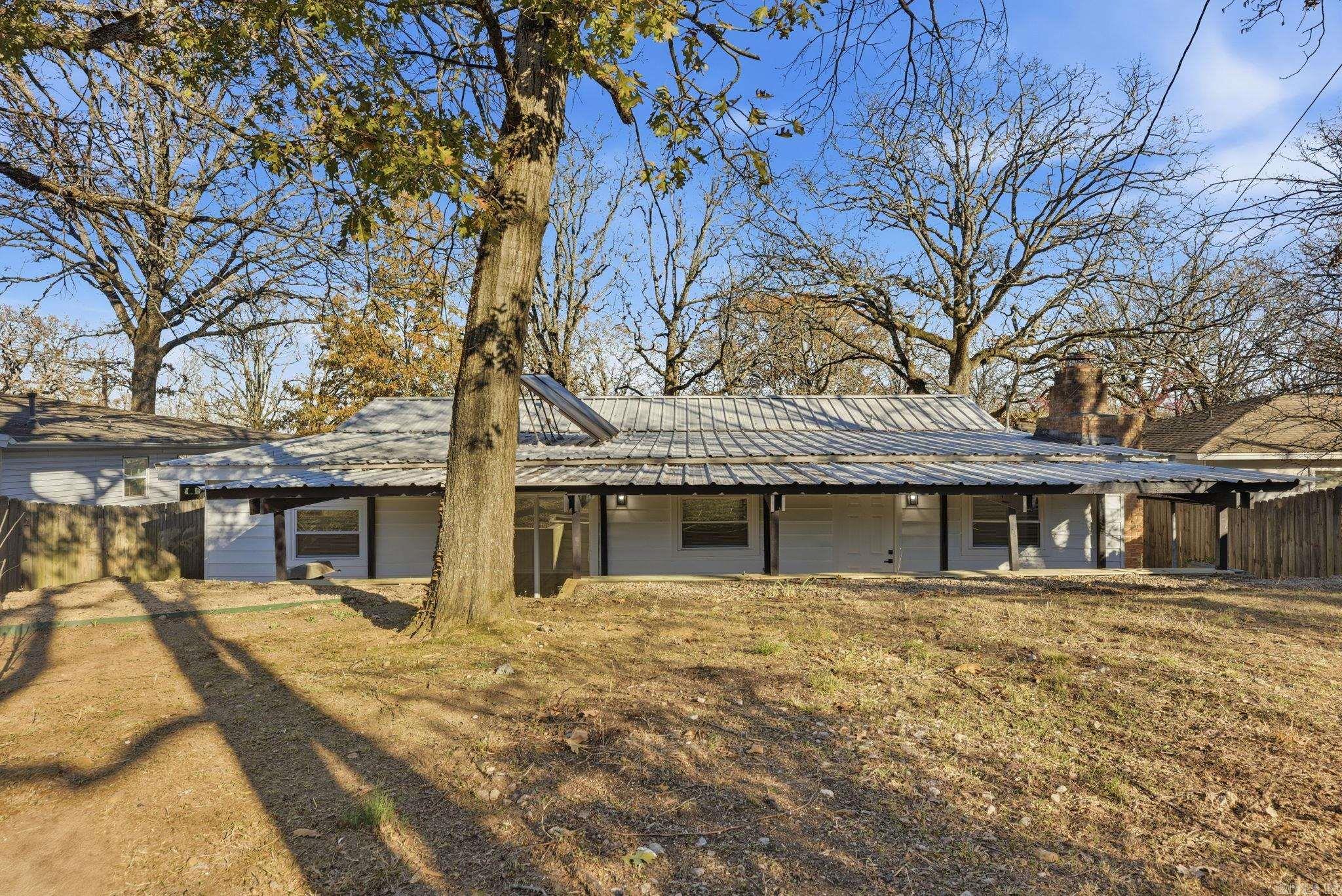 INDIAN HILLS - Residential