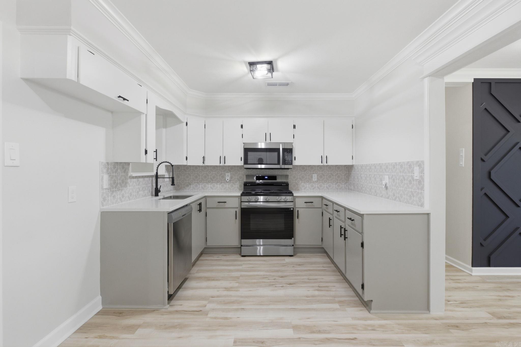 INDIAN HILLS - Residential