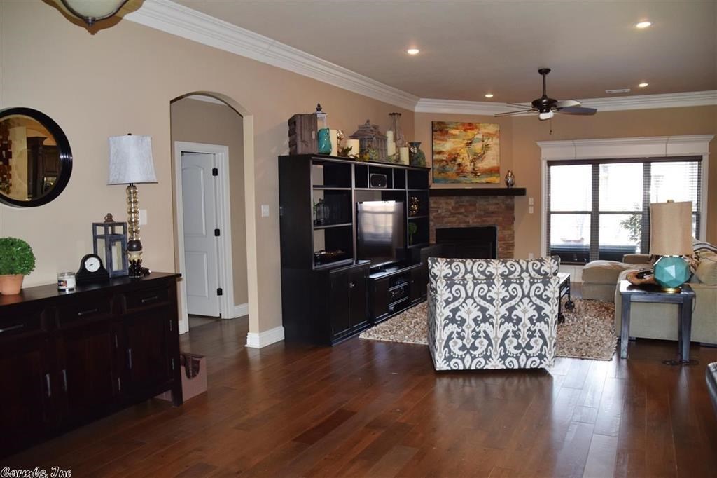 COUNTRY CLUB OF ARK THE - Residential