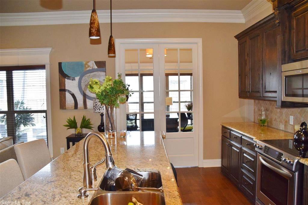 COUNTRY CLUB OF ARK THE - Residential