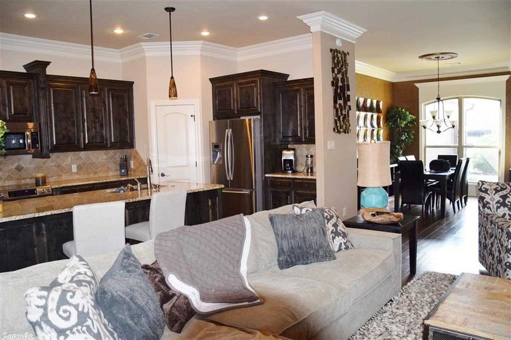 COUNTRY CLUB OF ARK THE - Residential