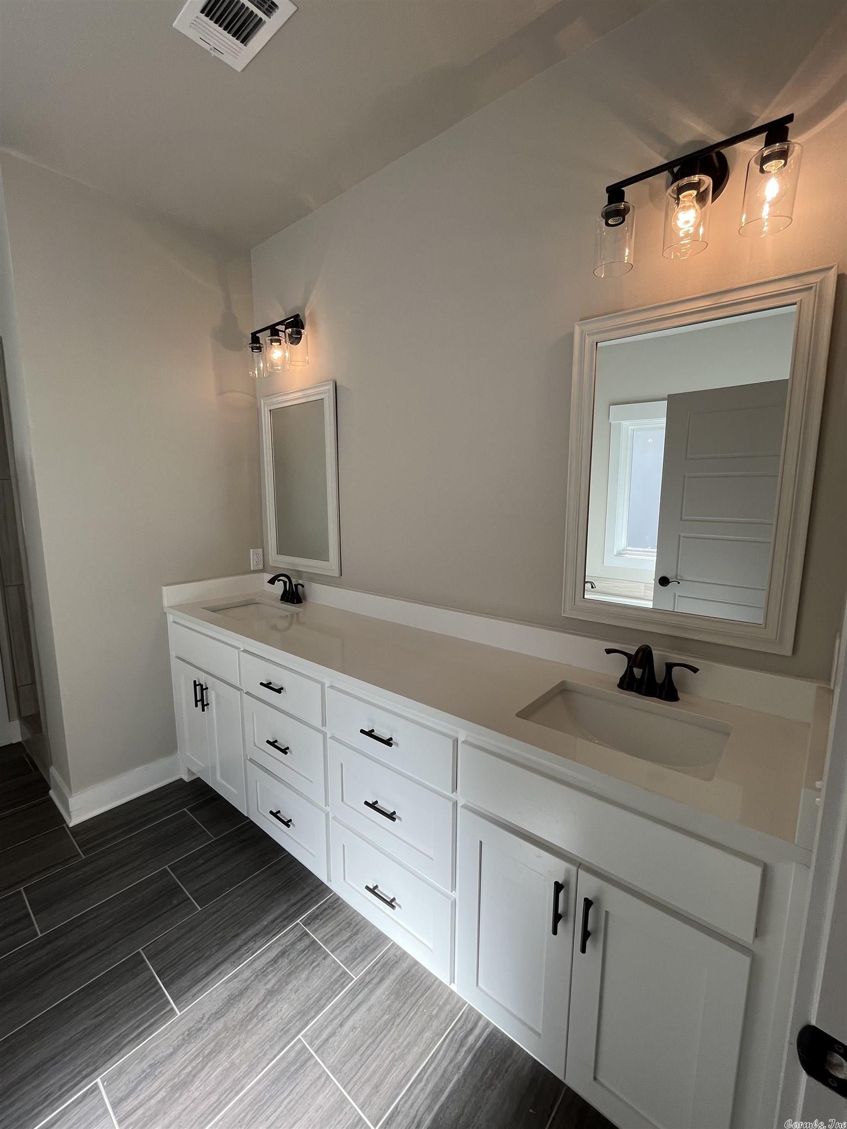 THE WOODS OF HURRICANE LAKE ESTA - Residential