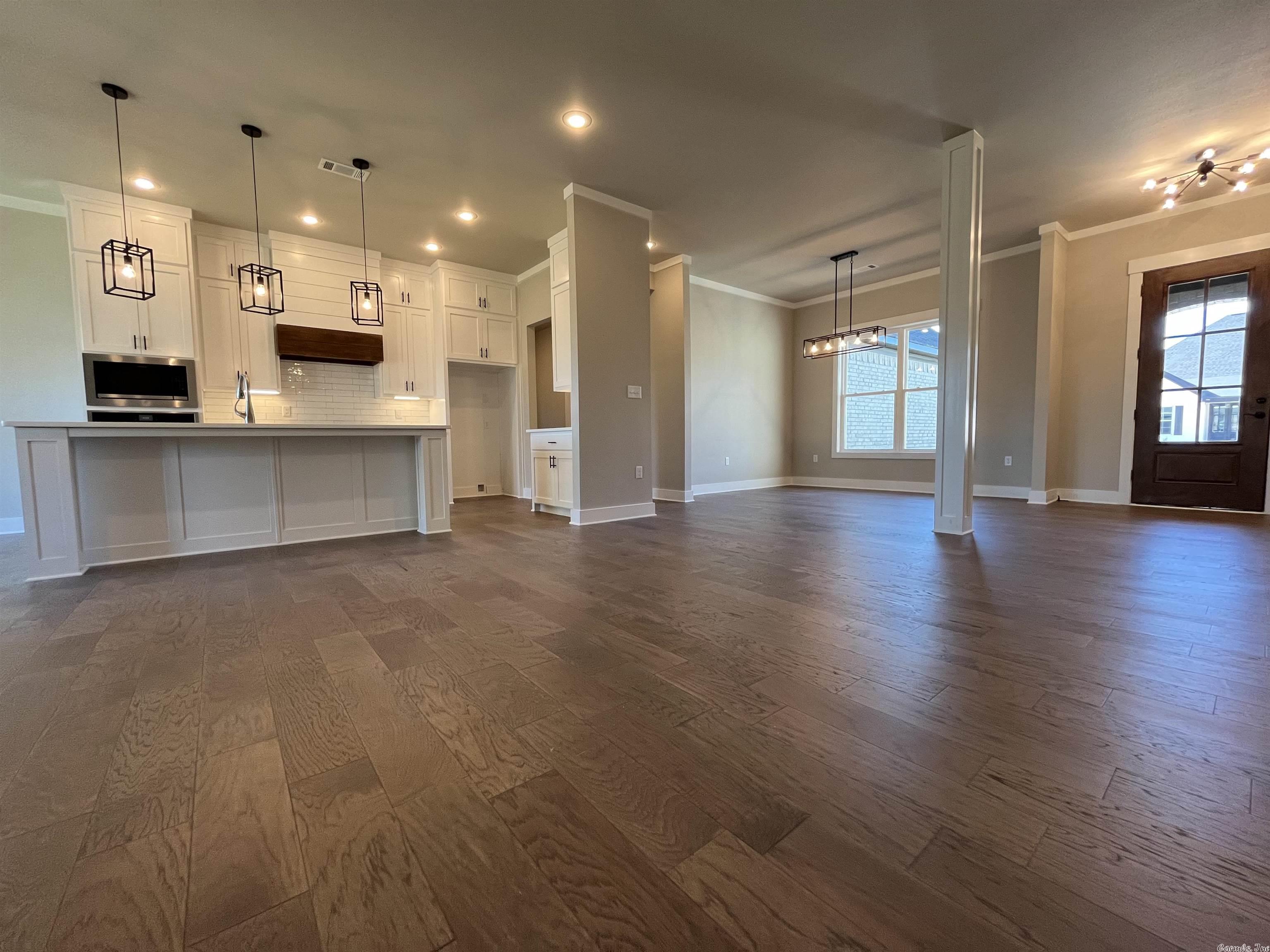 THE WOODS OF HURRICANE LAKE ESTA - Residential