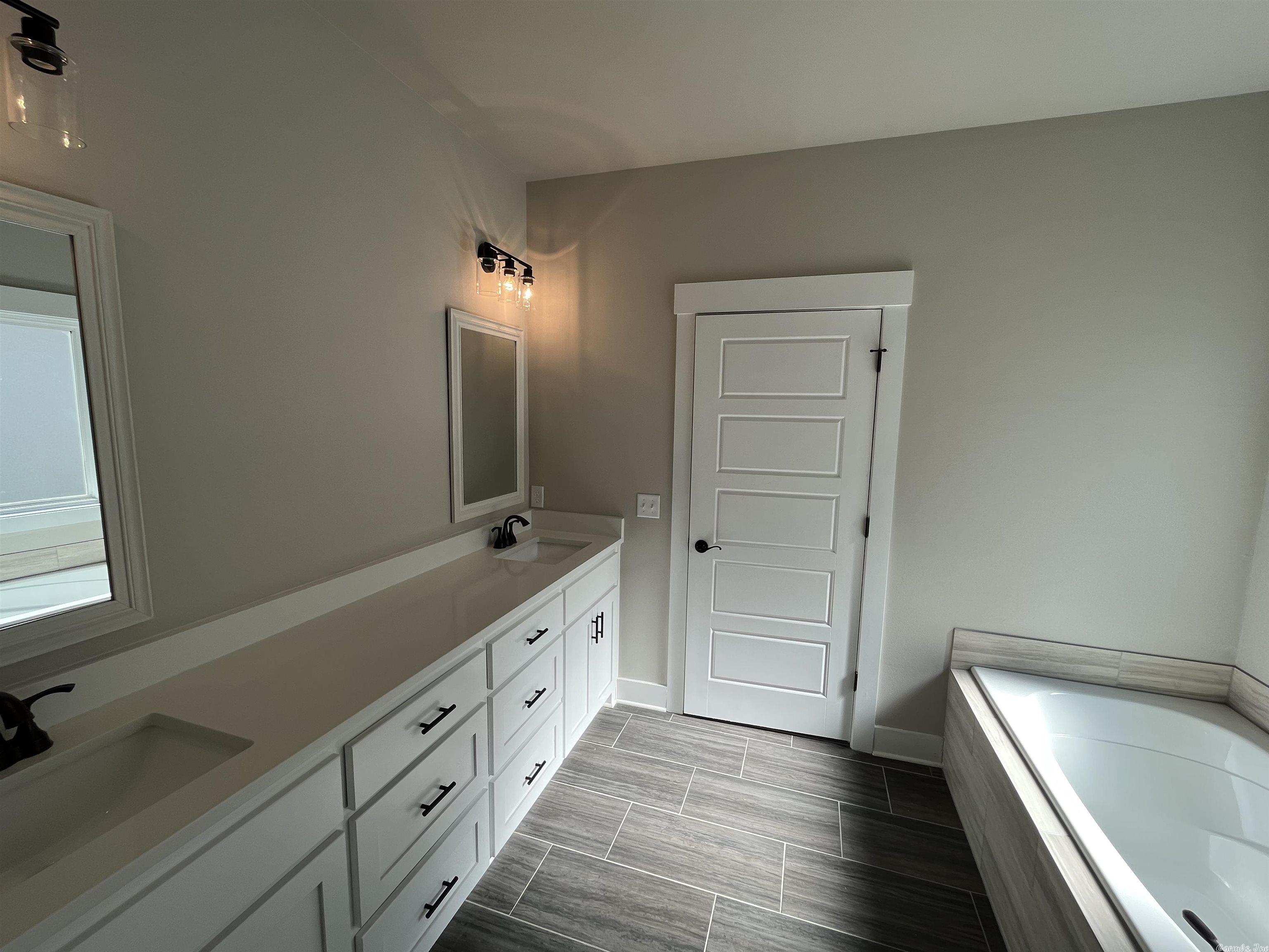 THE WOODS OF HURRICANE LAKE ESTA - Residential