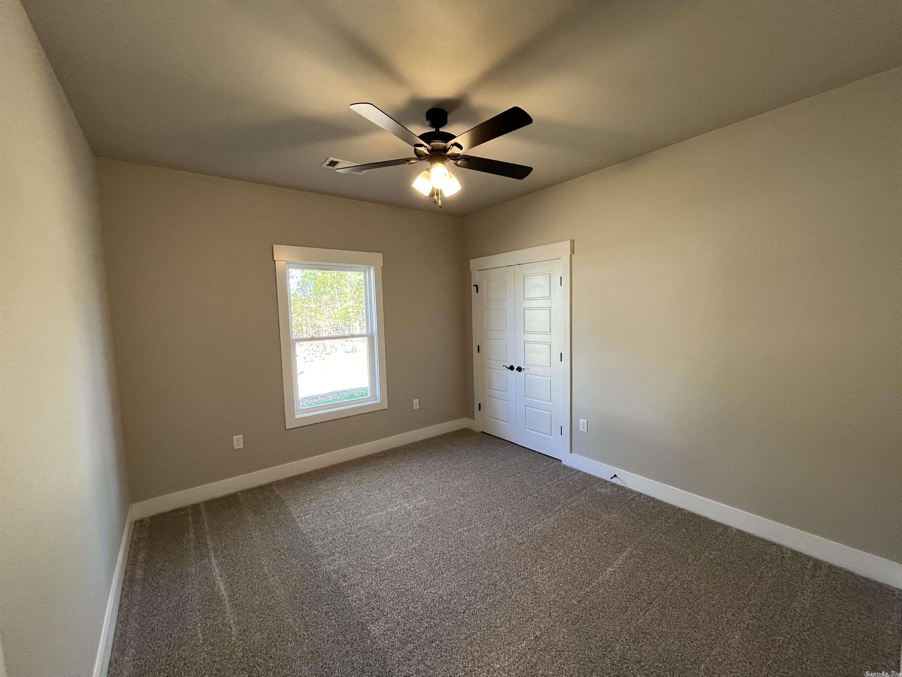 THE WOODS OF HURRICANE LAKE ESTA - Residential