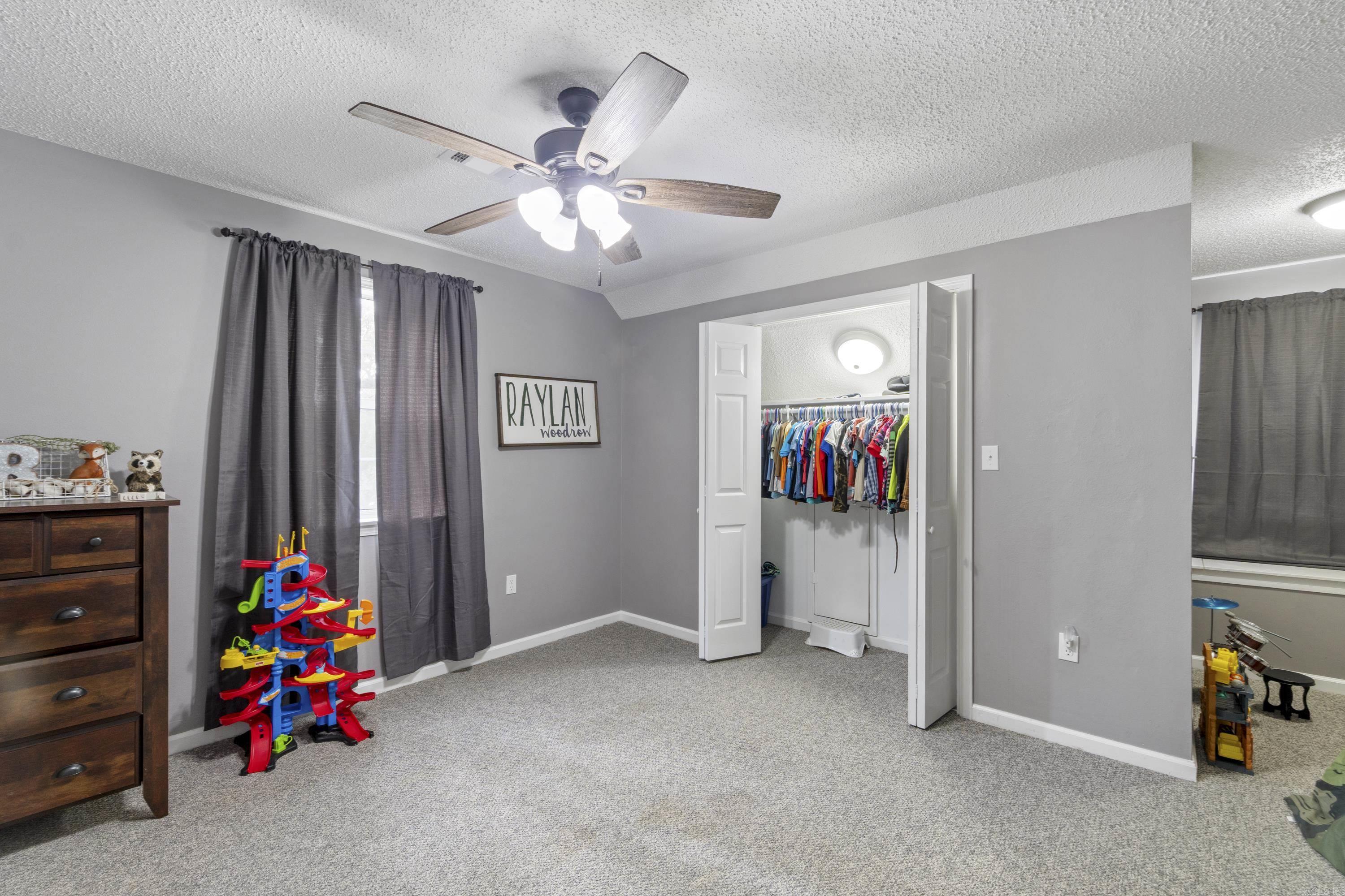 JAMES S/D - Residential