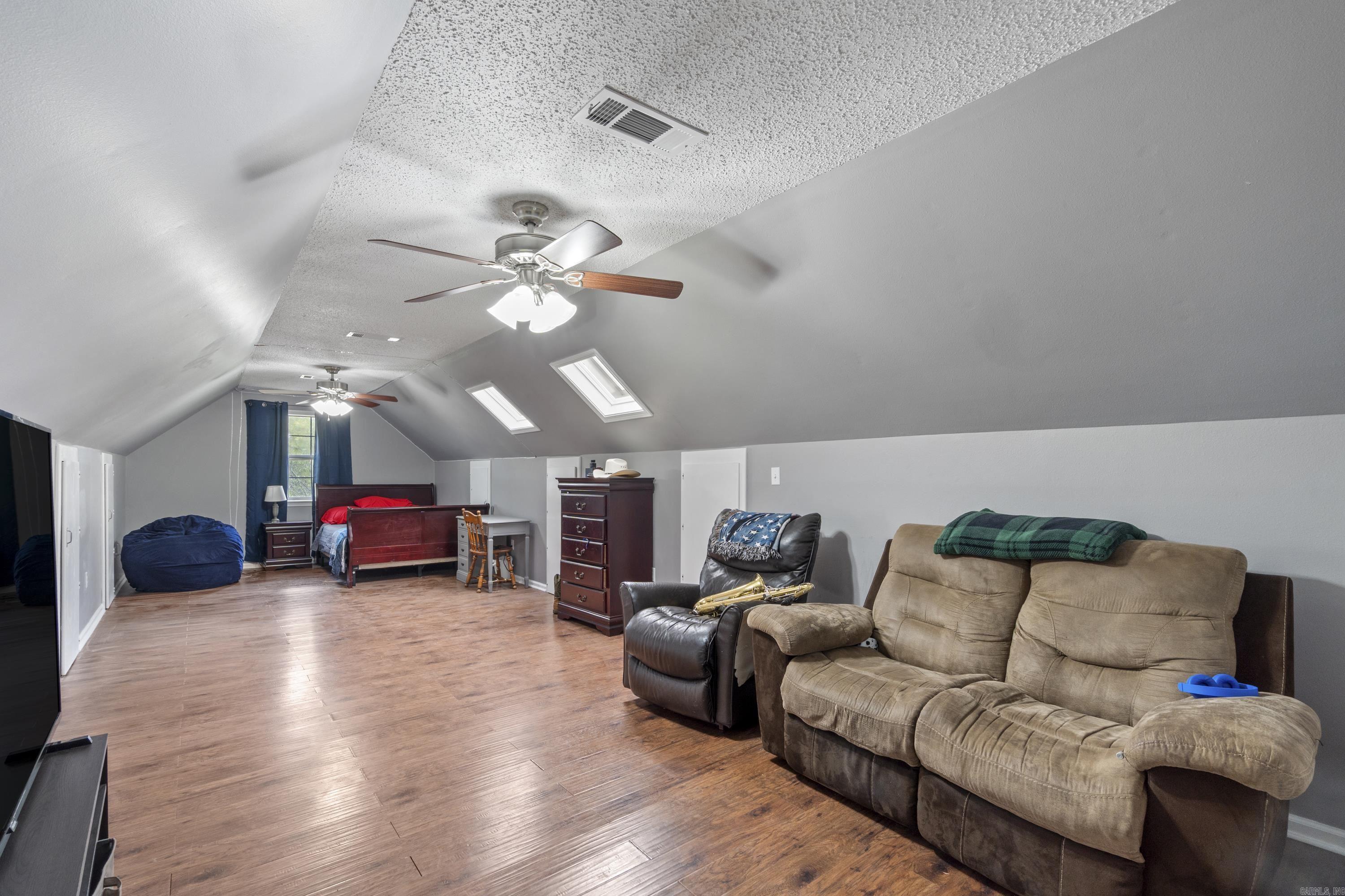 JAMES S/D - Residential