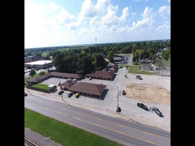 24 doors, 14 of the 24 have been remodeled and numerous upgrades throughout the complex. For a more detailed list and questions, please request more information.