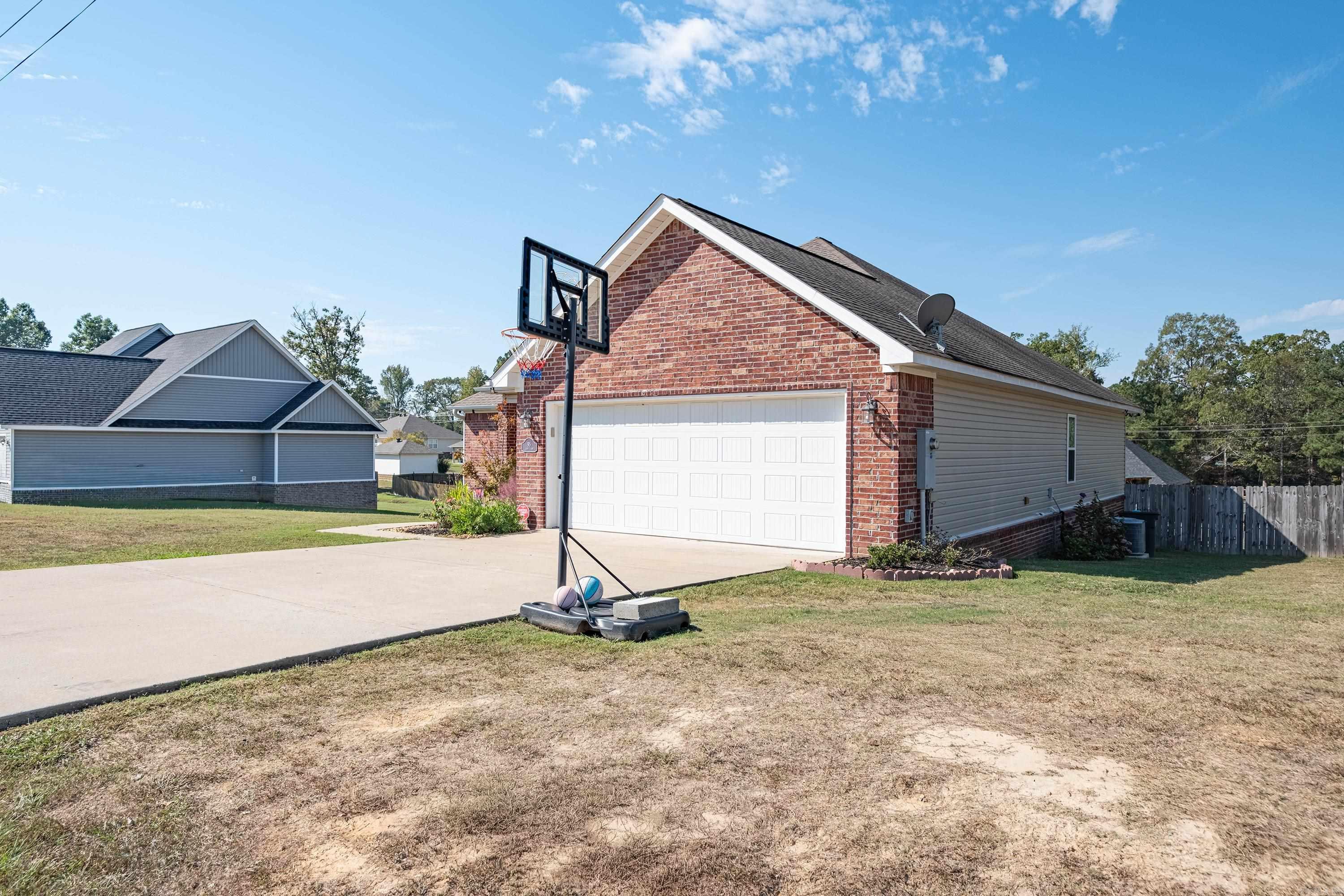 JACOB CREEK - Residential