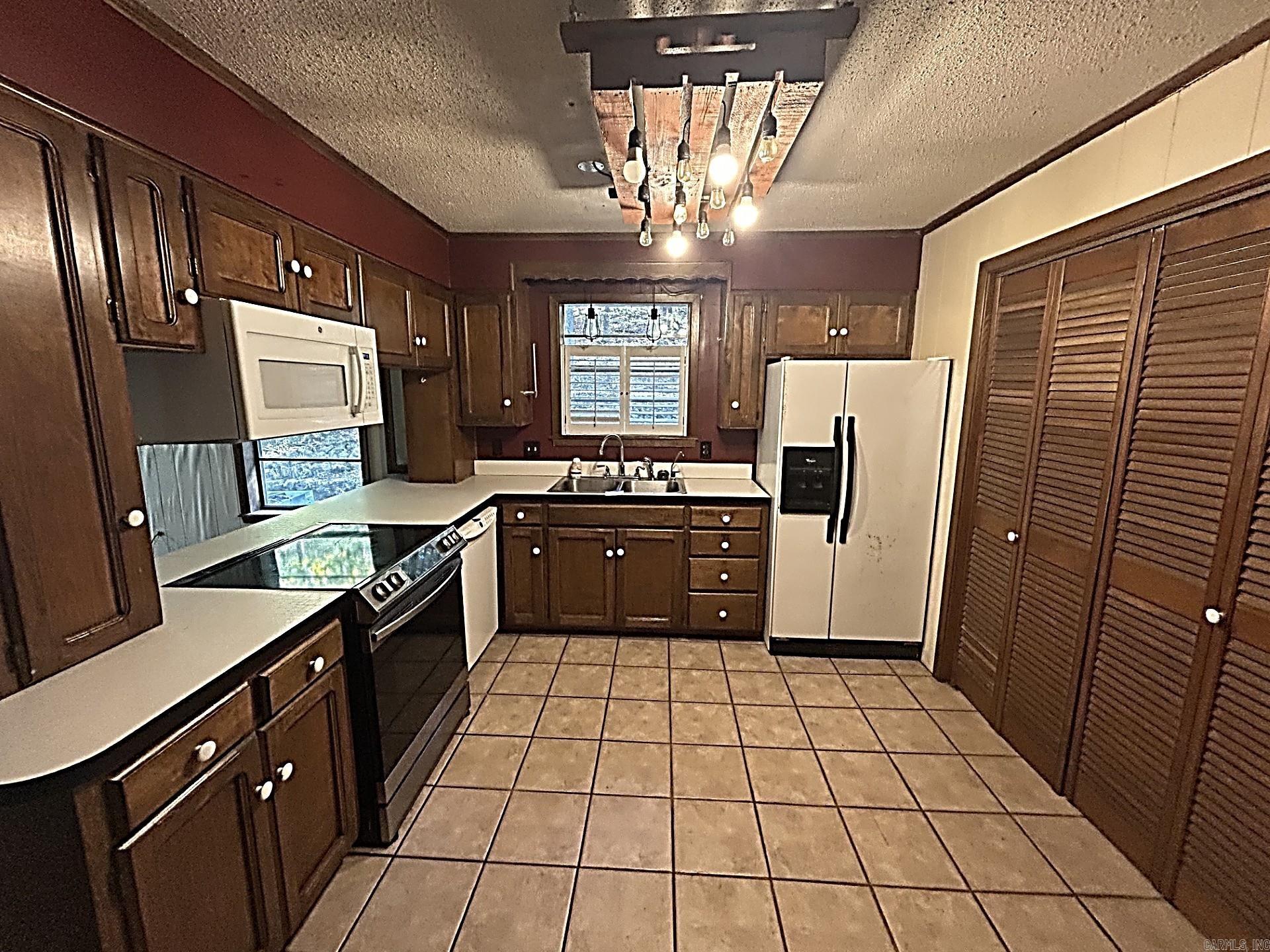 DIAMONDHEAD R - Residential