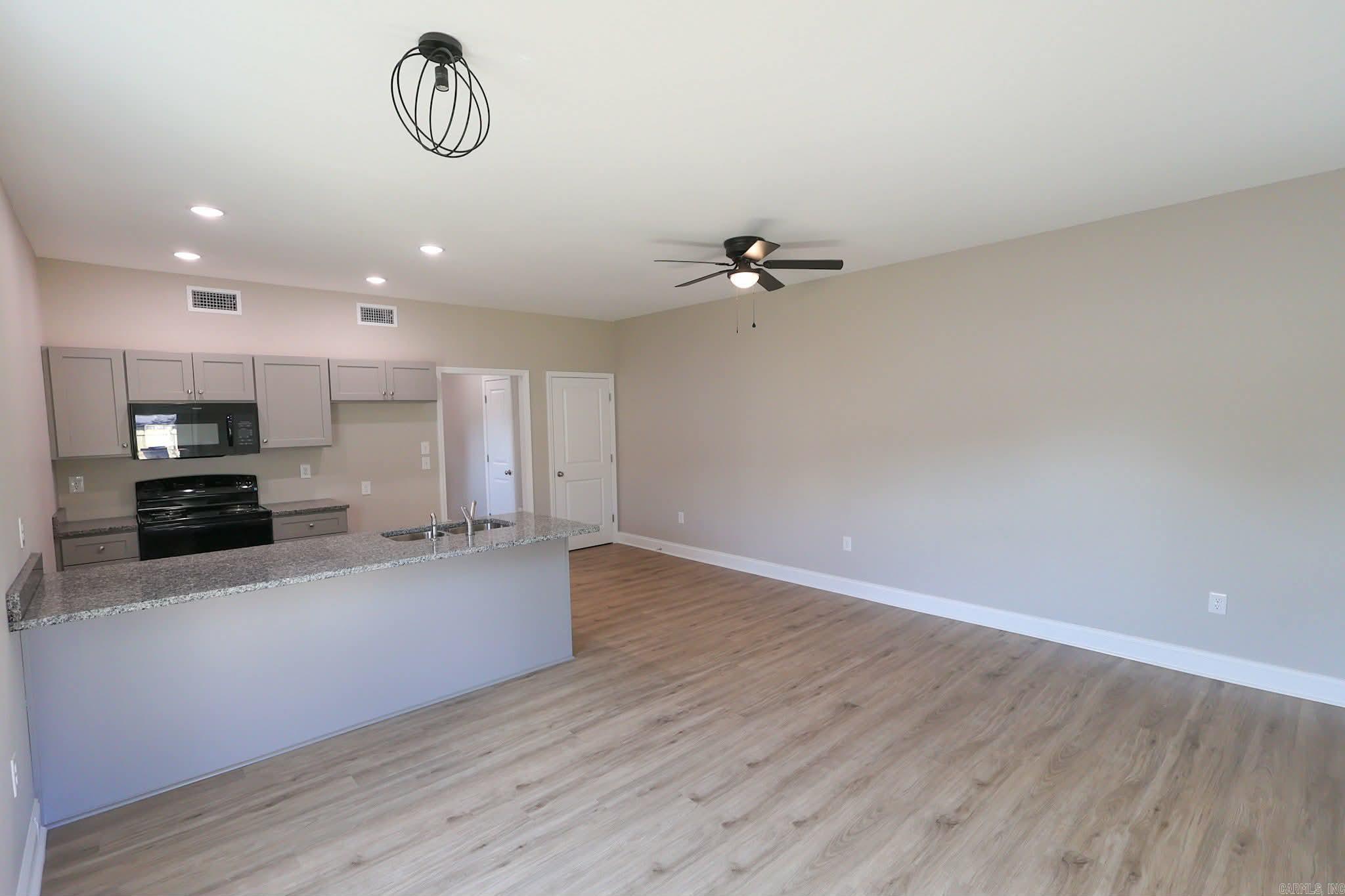 THE WRIGLEY PLACE ADDITION LOT 1 - Residential Income