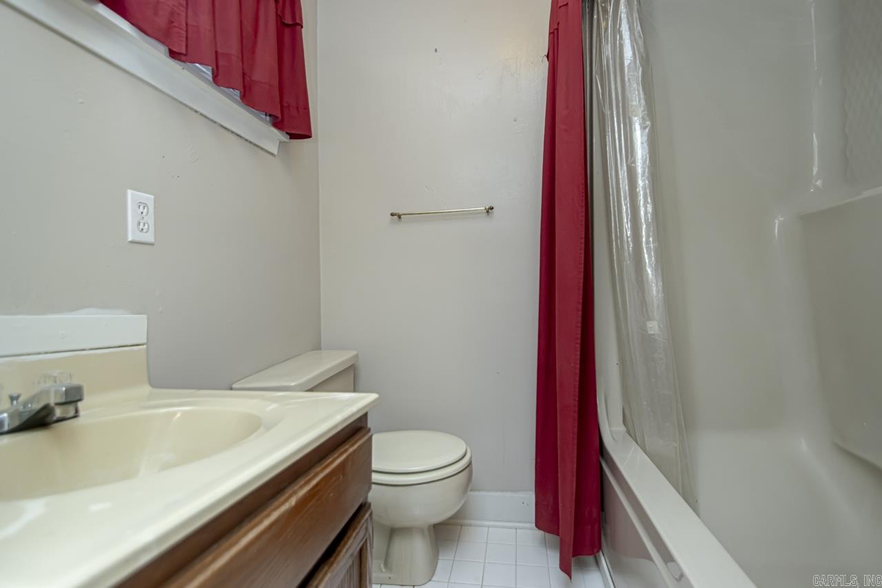 LAKEWOOD HTS ESTATES - Residential