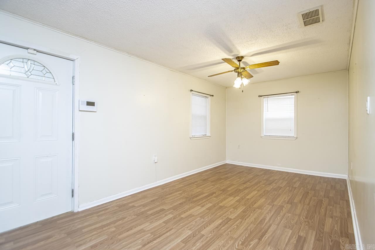 LAKEWOOD HTS ESTATES - Residential