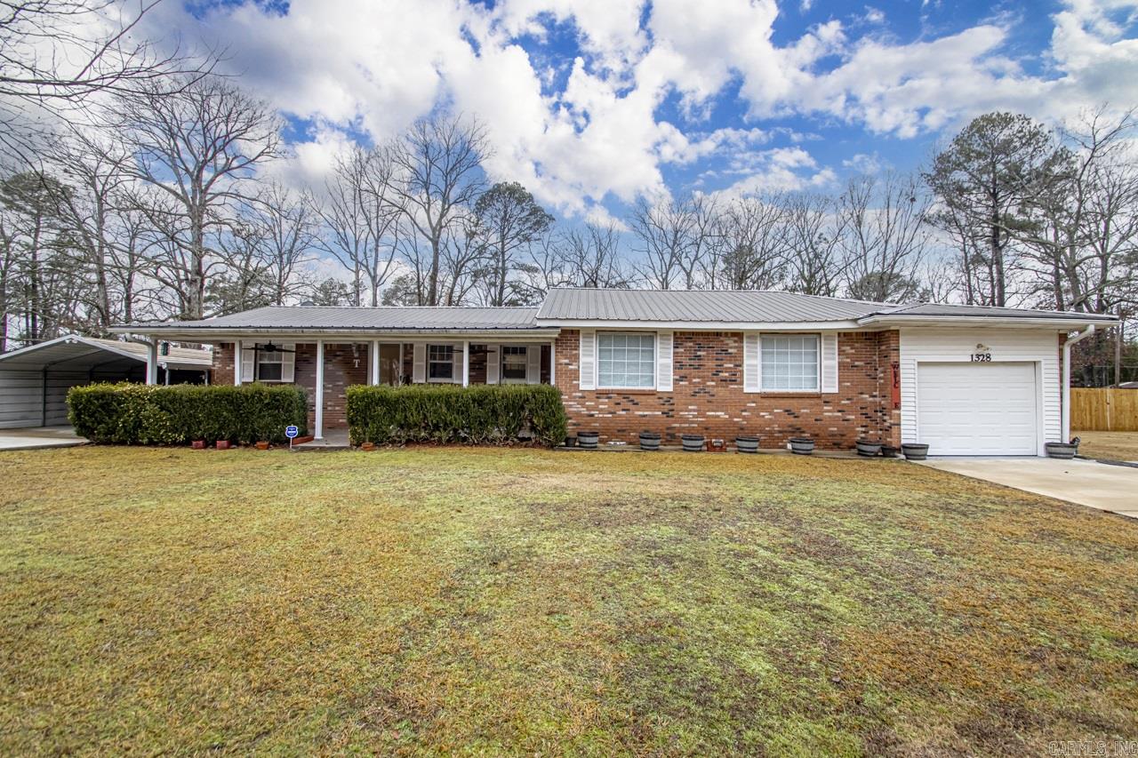 LAKEWOOD HTS ESTATES - Residential