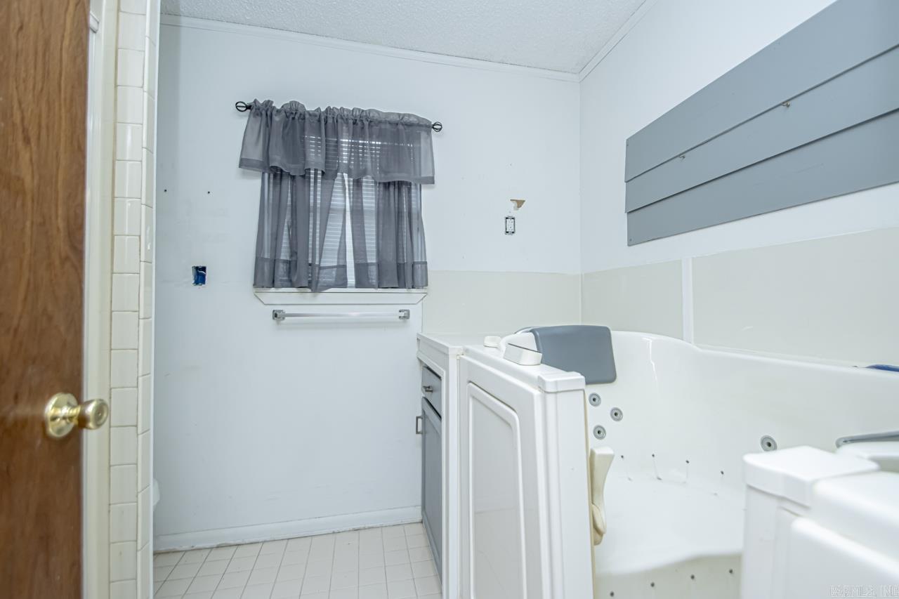 LAKEWOOD HTS ESTATES - Residential