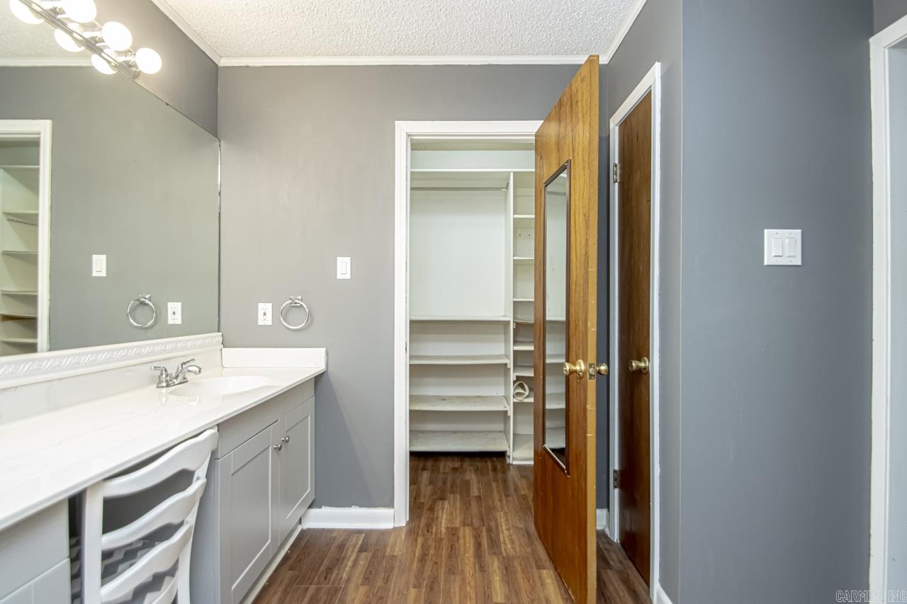 LAKEWOOD HTS ESTATES - Residential