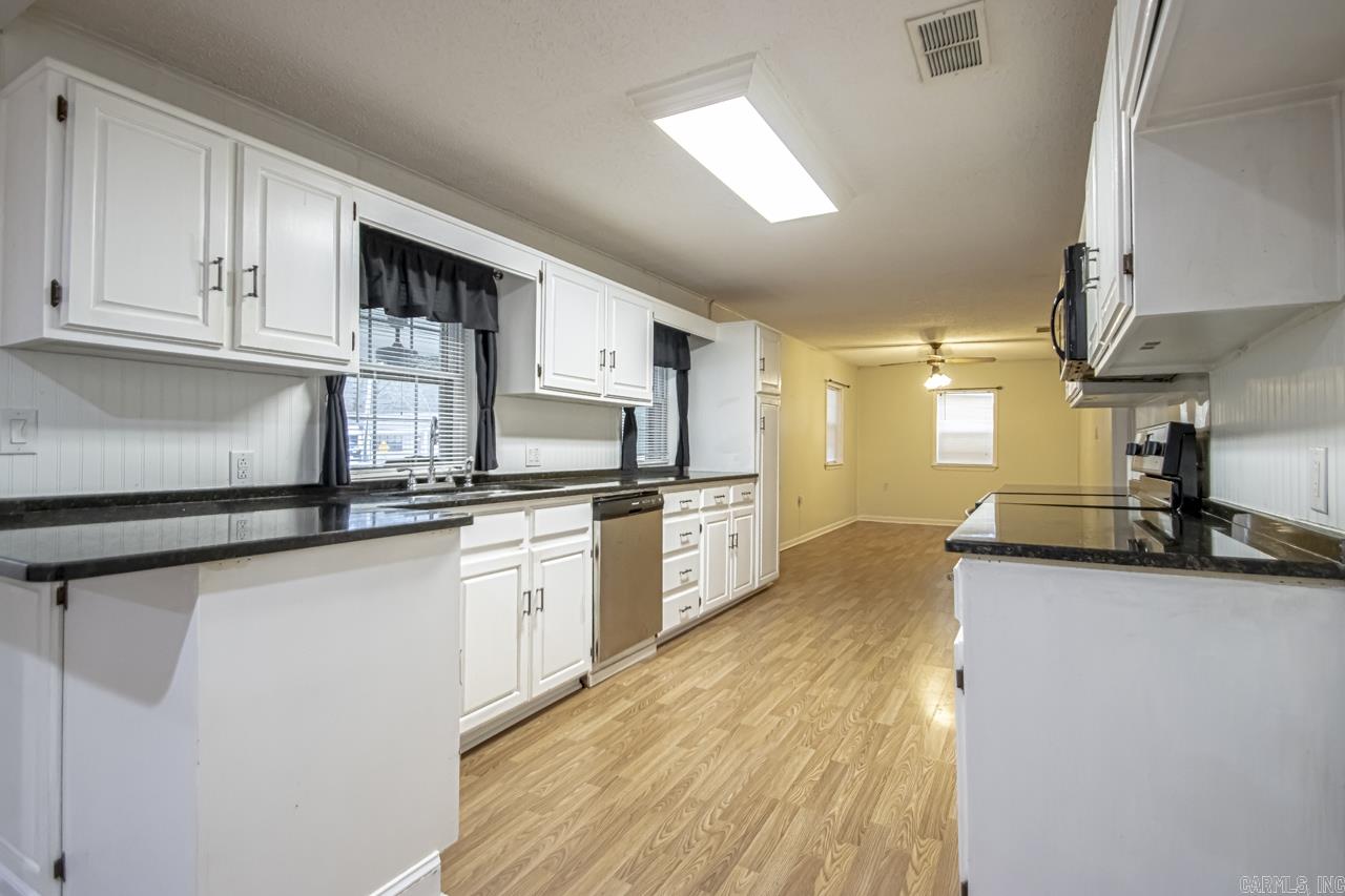 LAKEWOOD HTS ESTATES - Residential