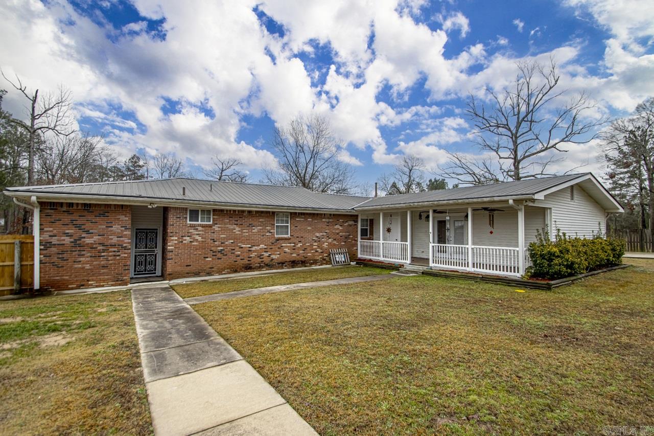 LAKEWOOD HTS ESTATES - Residential