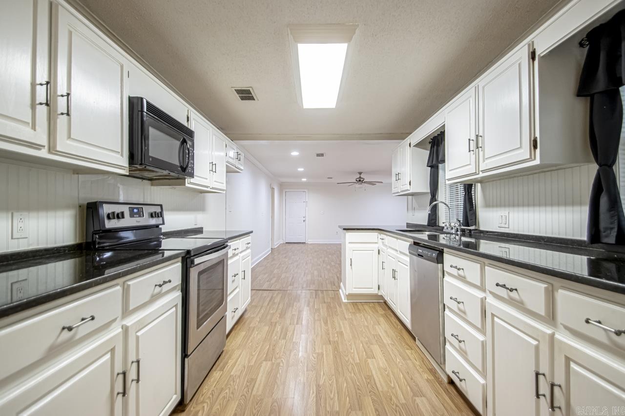 LAKEWOOD HTS ESTATES - Residential