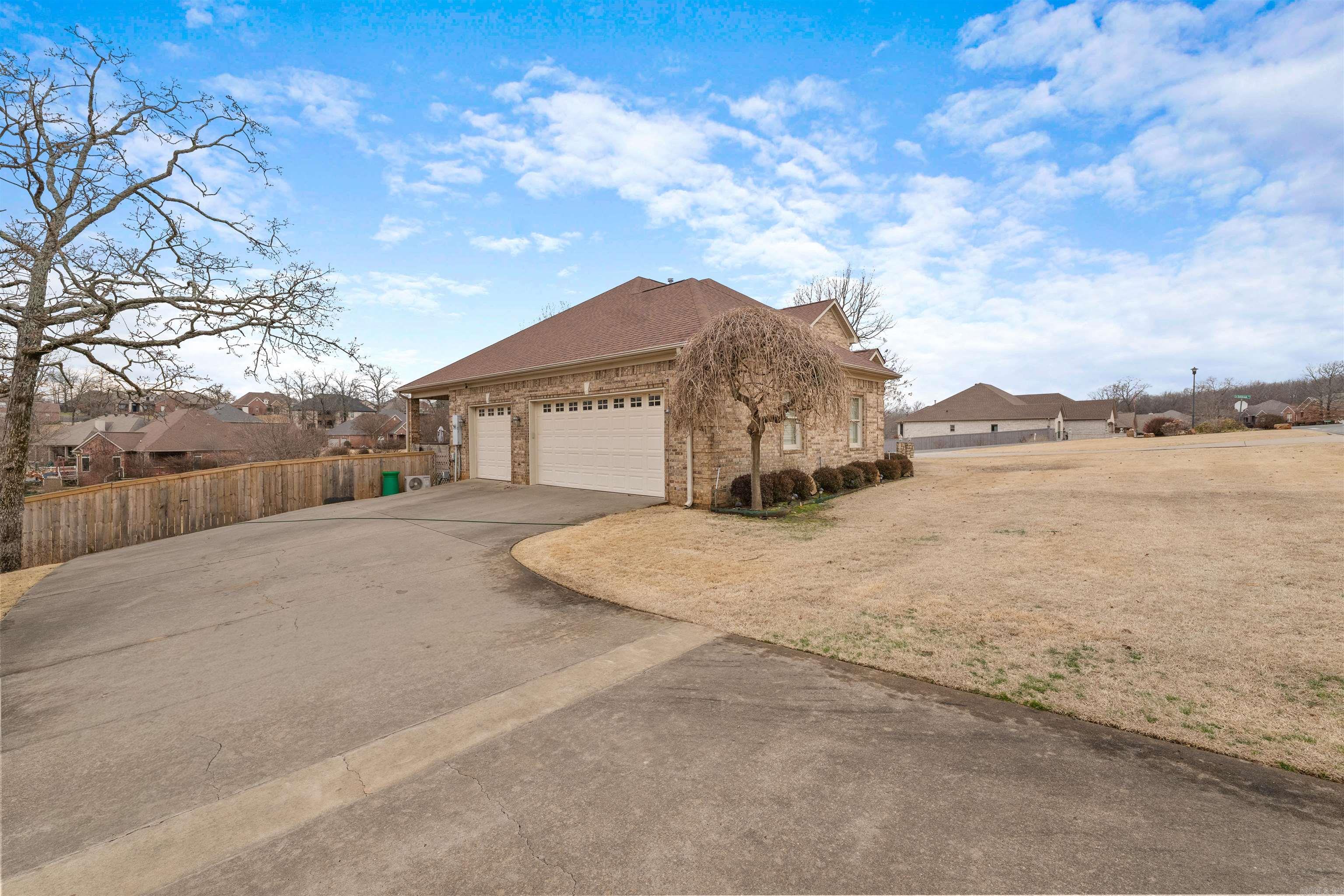 MILLERS CROSSING - Residential