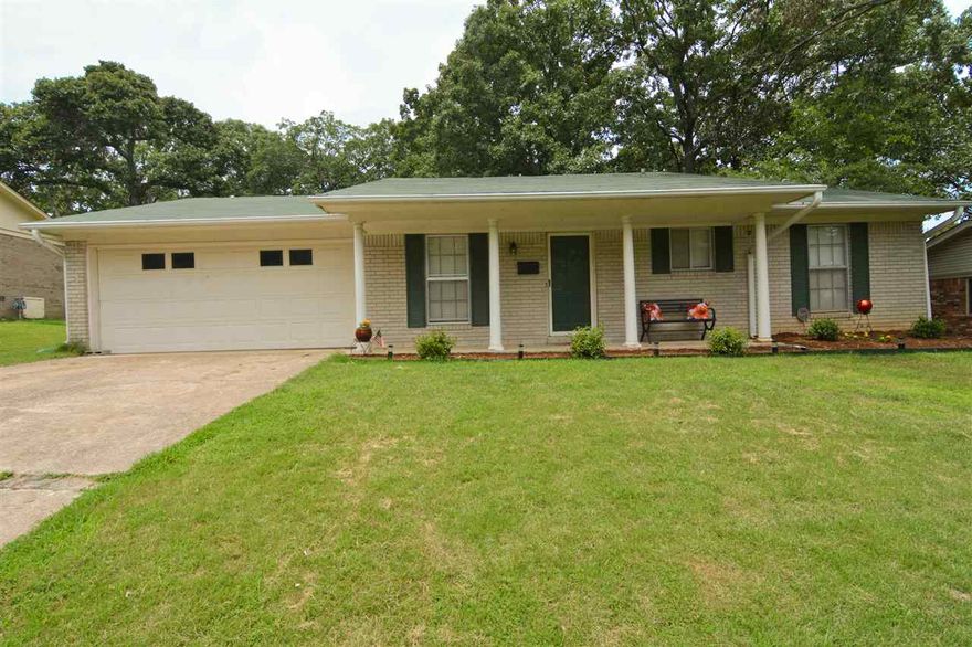 Gorgeous home with an unbelievable open floor plan and tons of space.This home features an updated kitchen, laminate and carpet throughout the home, and updated light fixtures. If backyard living is what you need, check out the screed/covered patio (duct-work/vents exist, not connected to system@ present time)or leave it and enjoy entertaining with this fun outdoor  area! RAIN OR SHINE....Sq ft. approx feel free to measure.agents see remarks