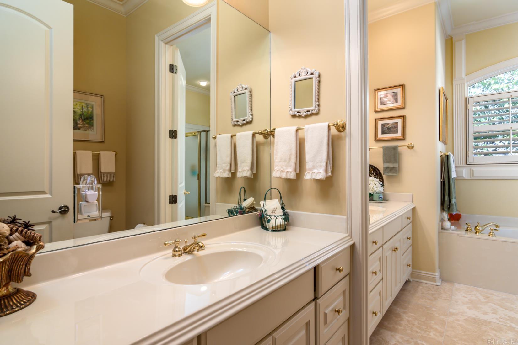 CHENAL VALLEY THE OAKS - Residential