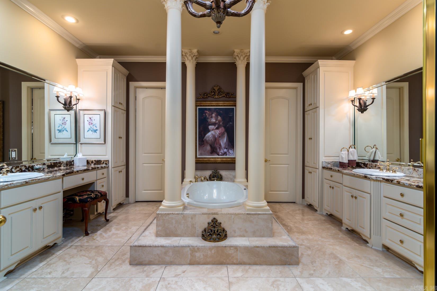 CHENAL VALLEY THE OAKS - Residential