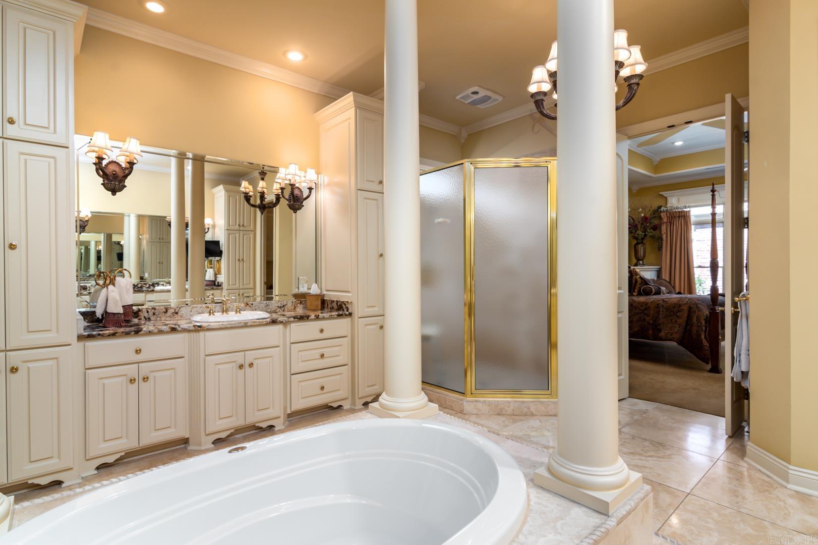 CHENAL VALLEY THE OAKS - Residential