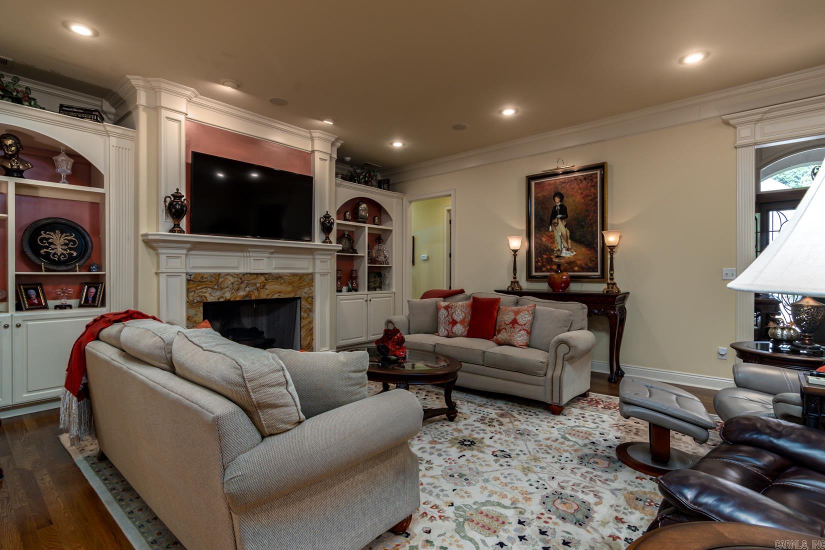 CHENAL VALLEY THE OAKS - Residential