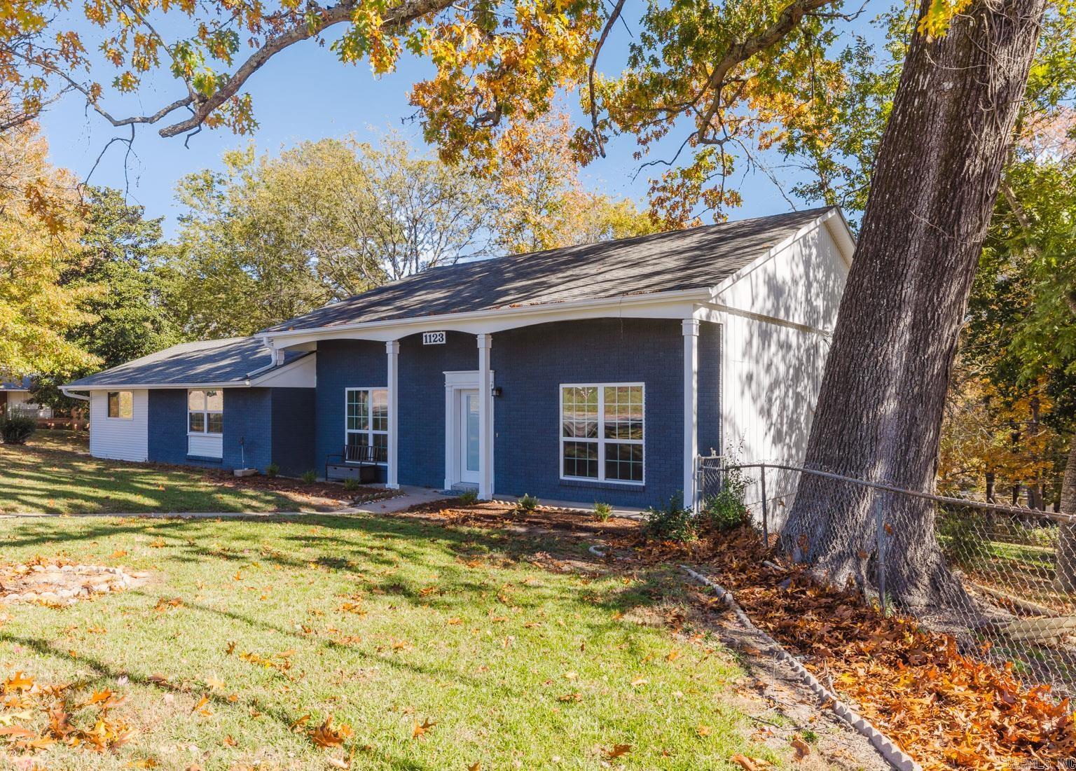 WATSON MANOR - Residential