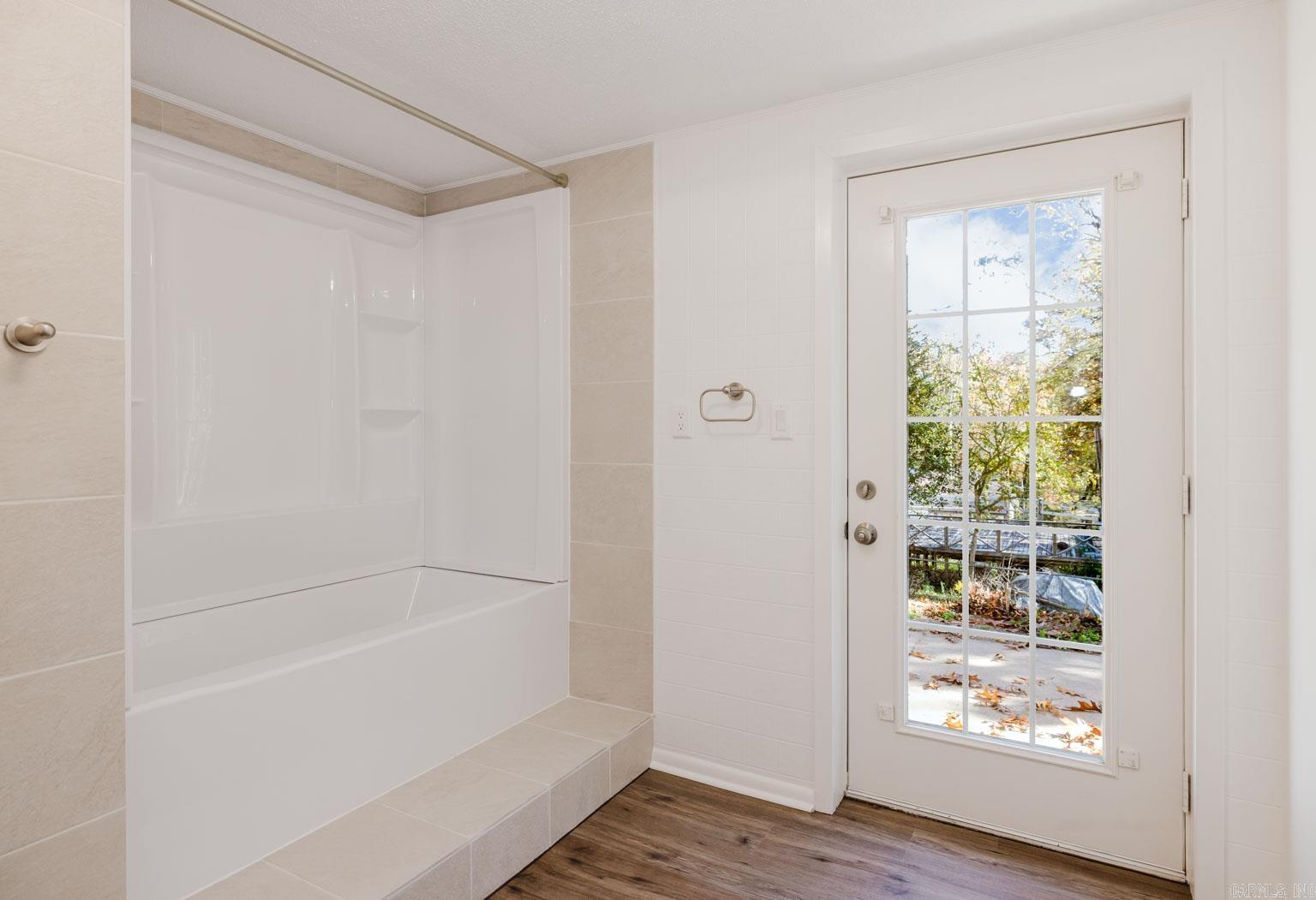 WATSON MANOR - Residential