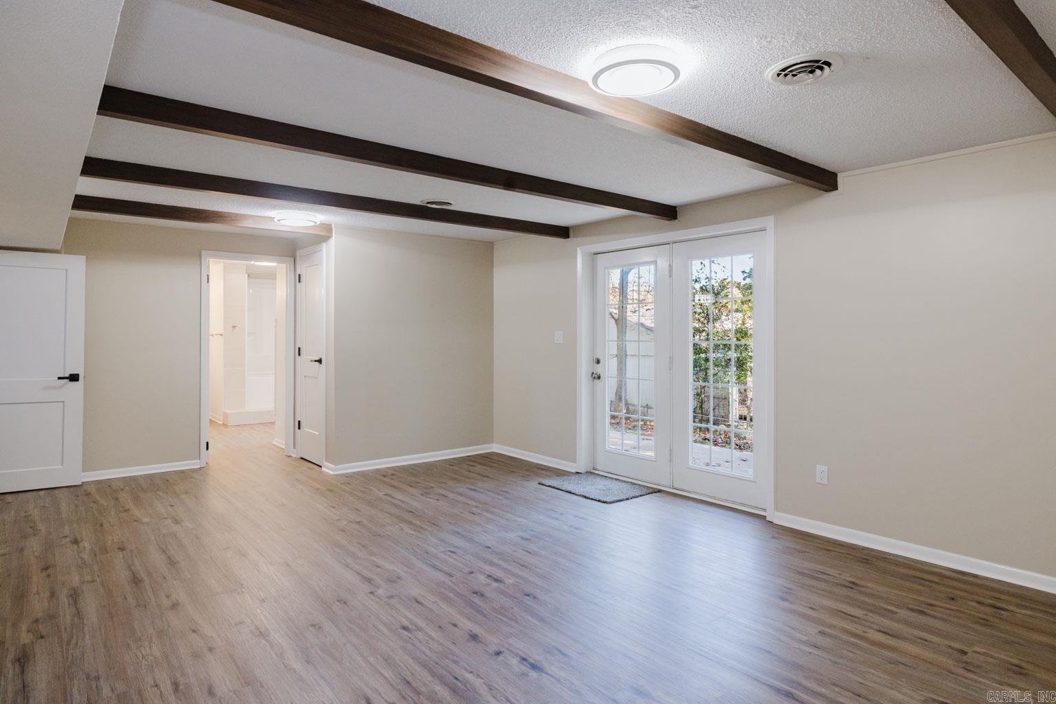 WATSON MANOR - Residential