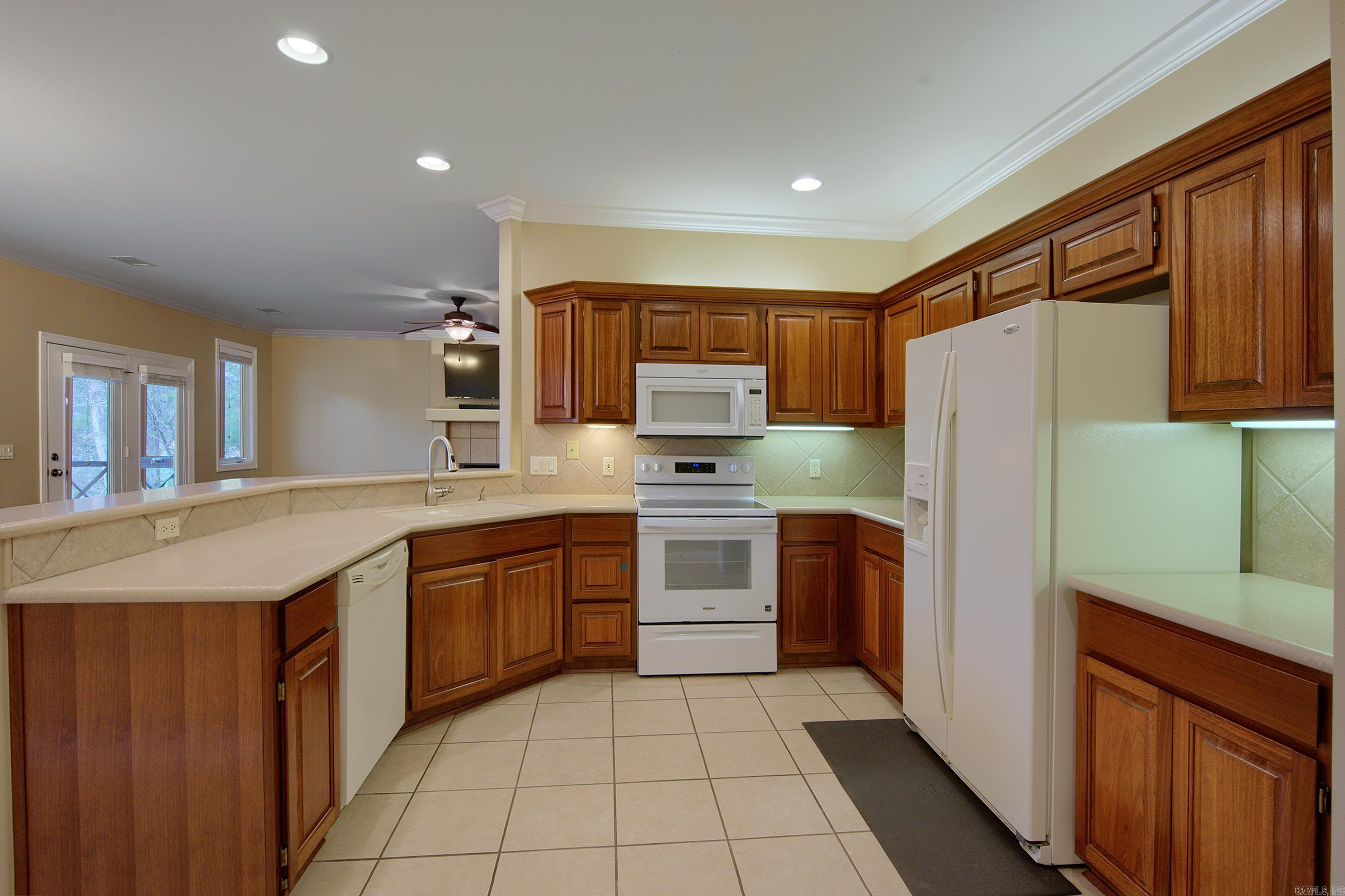 ISABELLA COURTS - Residential