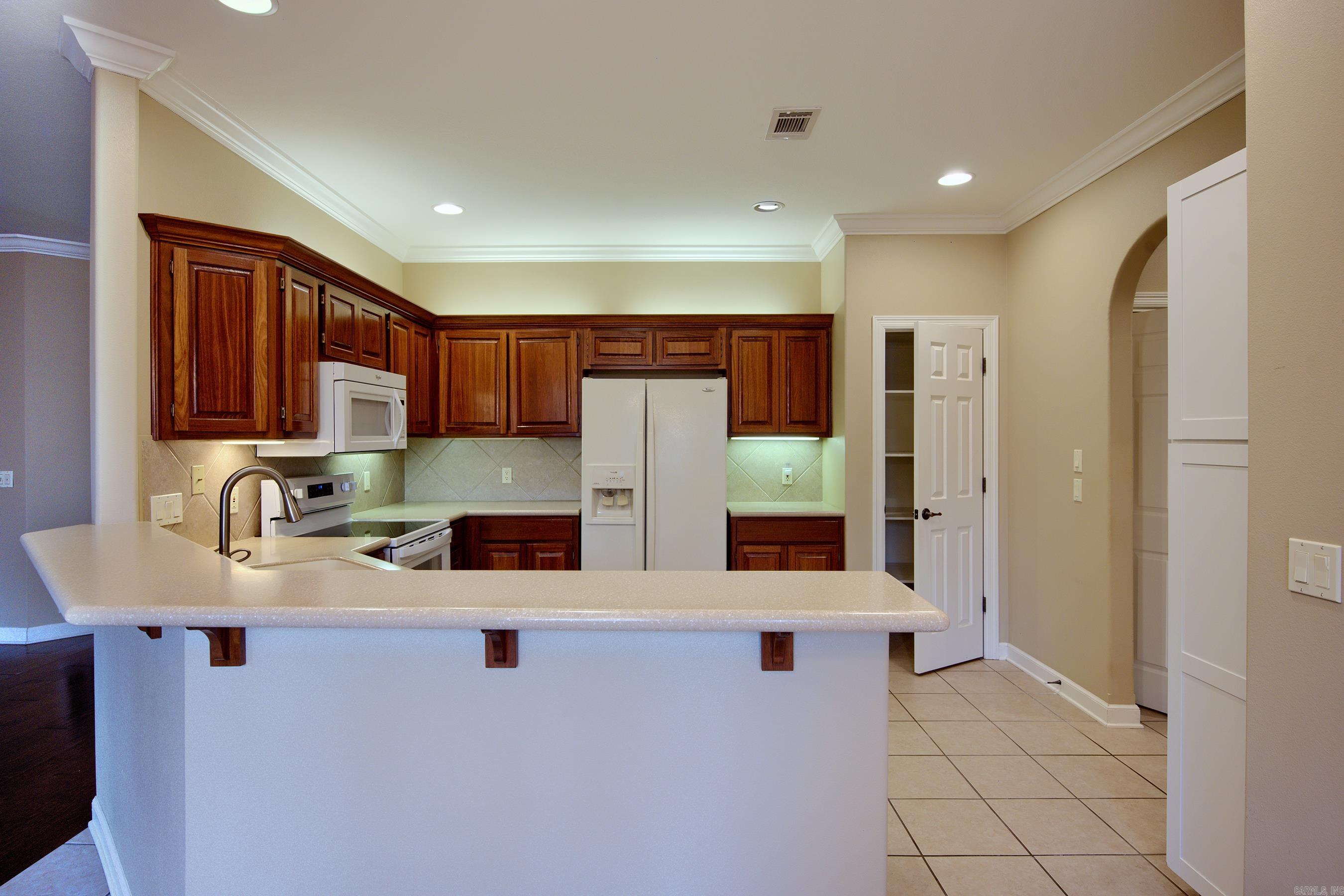 ISABELLA COURTS - Residential