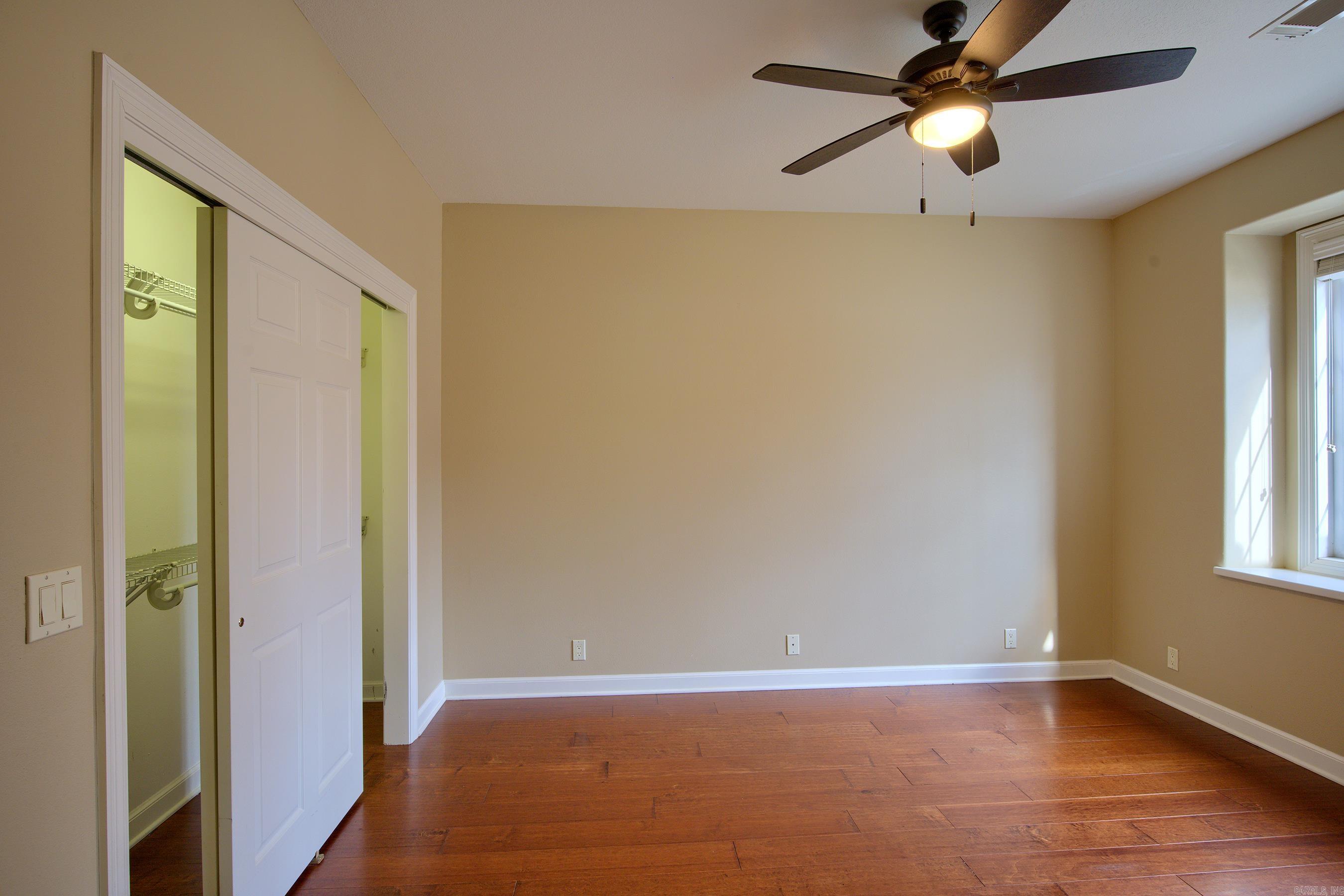 ISABELLA COURTS - Residential