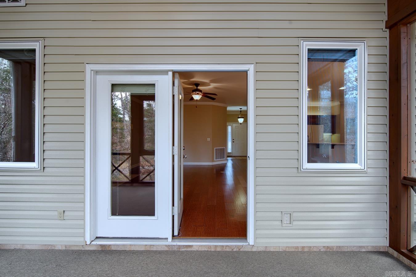 ISABELLA COURTS - Residential