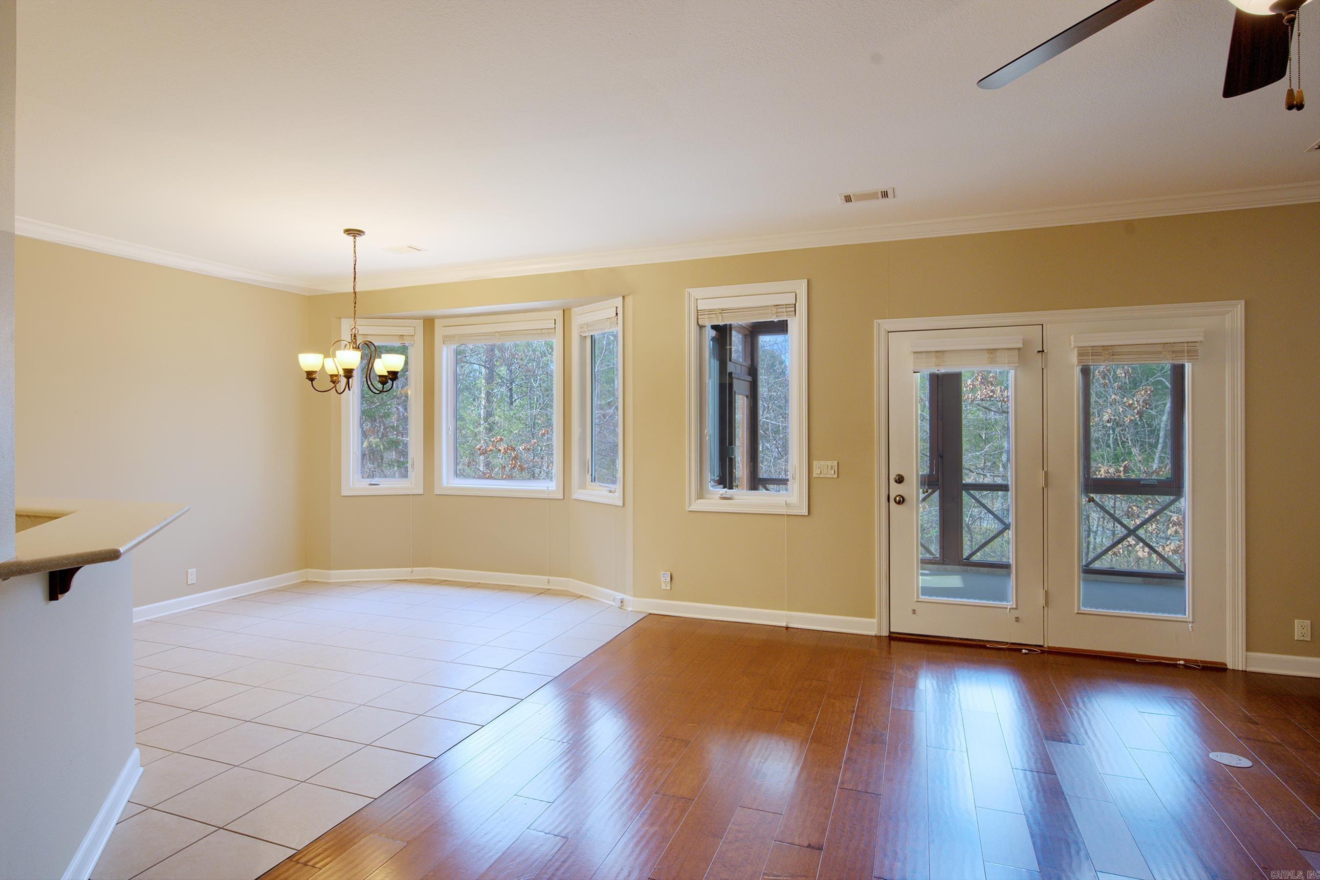 ISABELLA COURTS - Residential