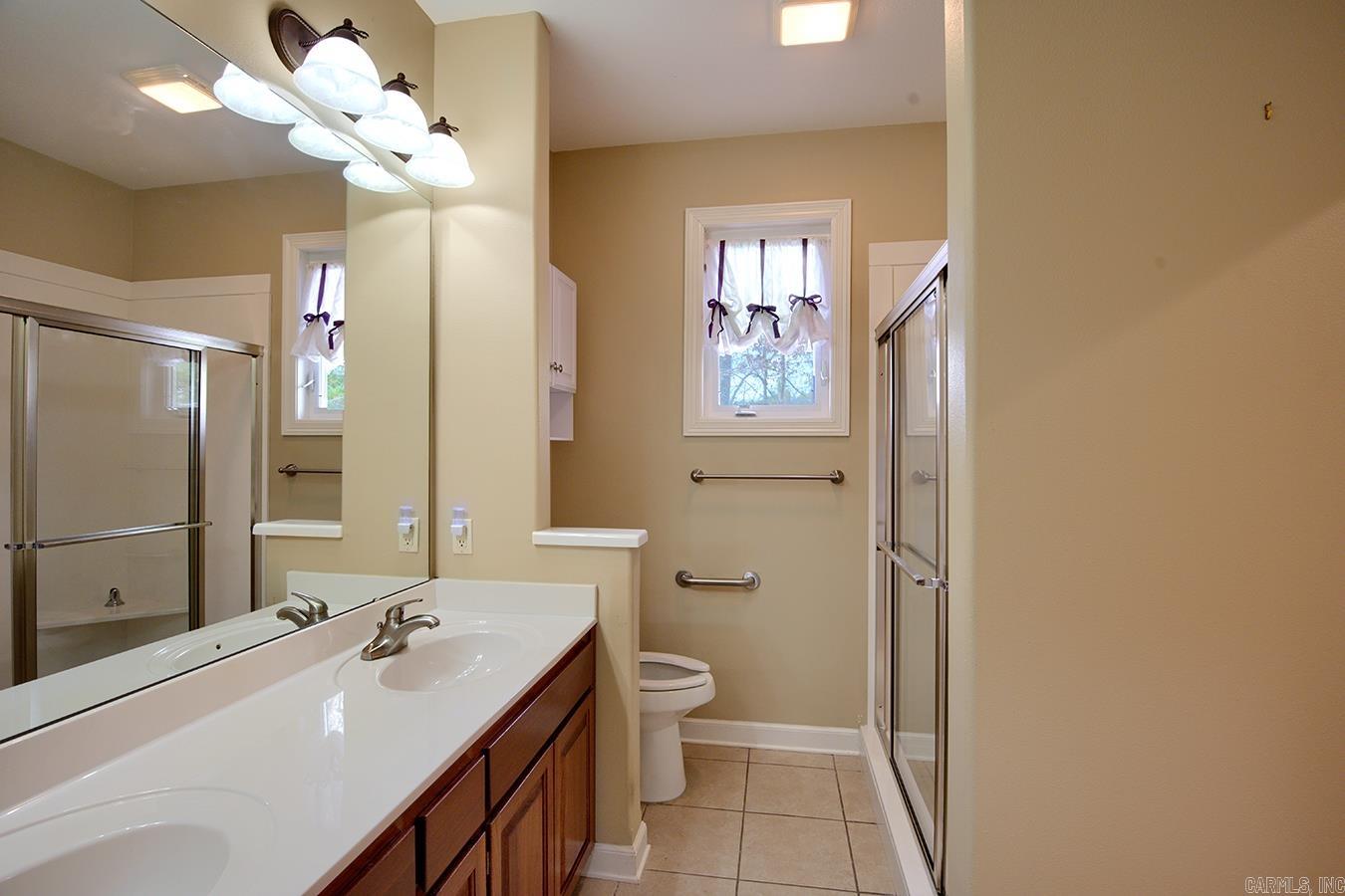 ISABELLA COURTS - Residential