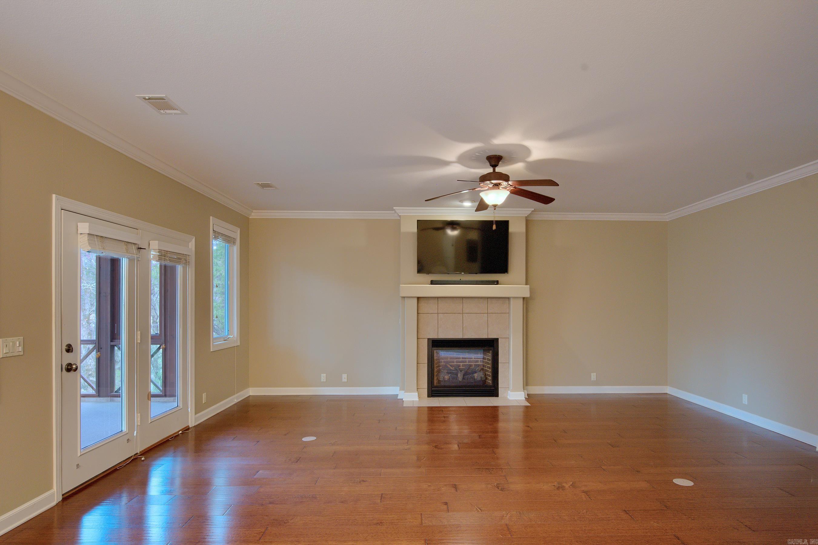 ISABELLA COURTS - Residential